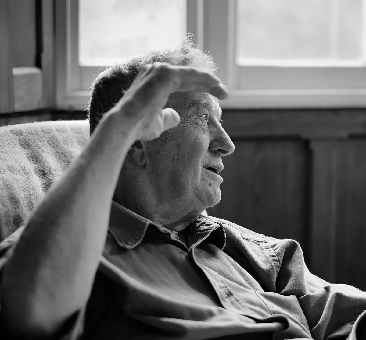 Peter Jones talking with Ffoton, August 2016. Image by Brian Carroll