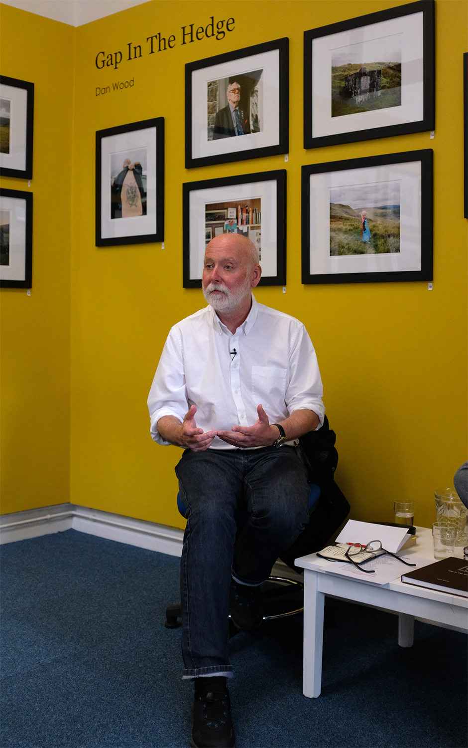 Paul Cabuts introducing the talk in Porth