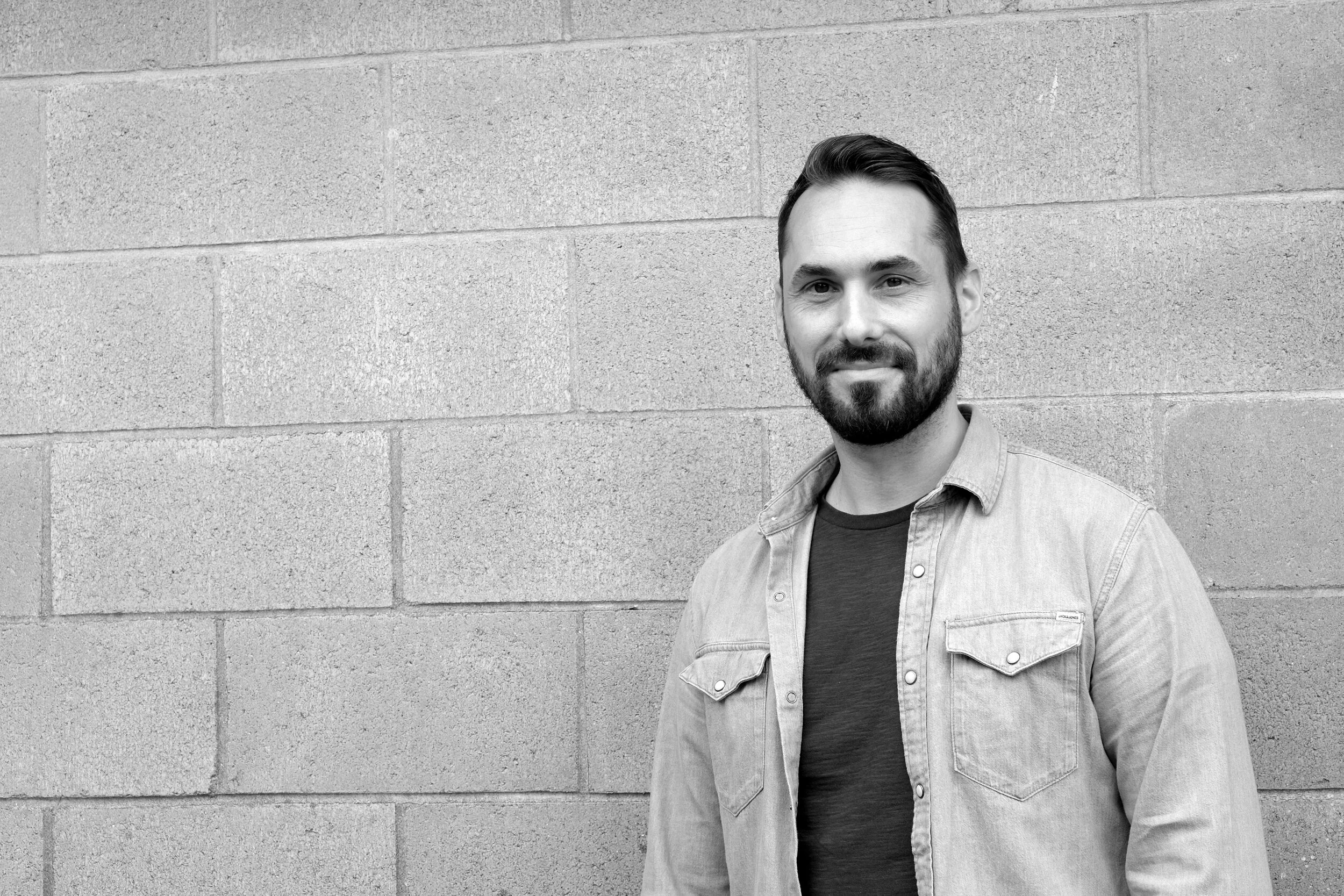 Huw_wide wall mono.jpg