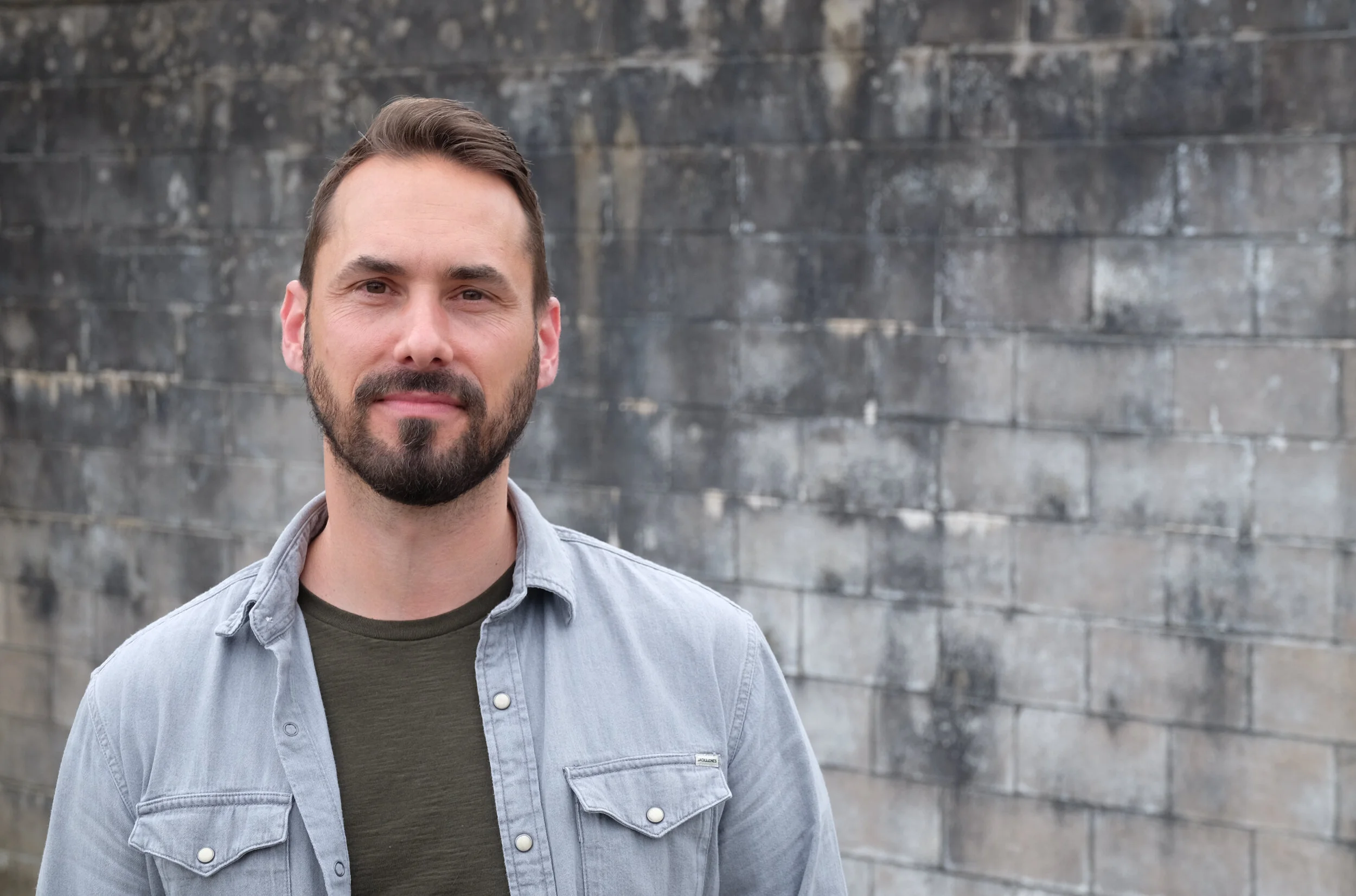 Huw AD col banner.jpg