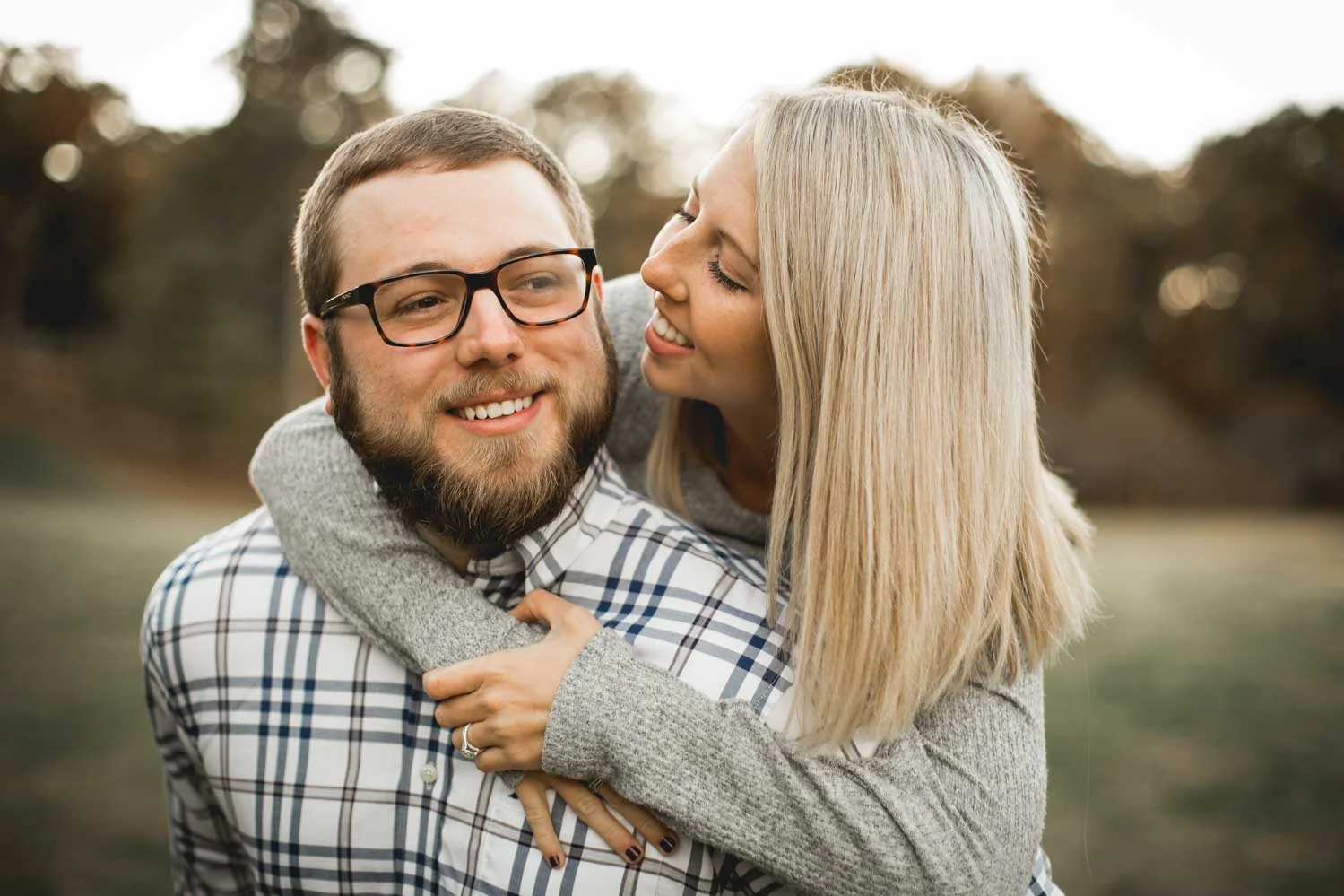 cute-engagement-session-poses.jpg