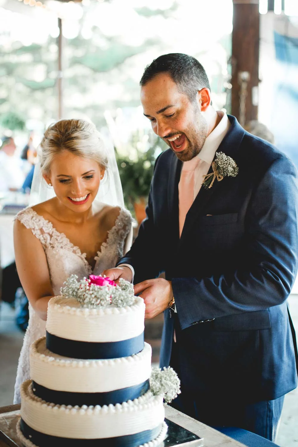 cute-cake-cutting-photos.jpg