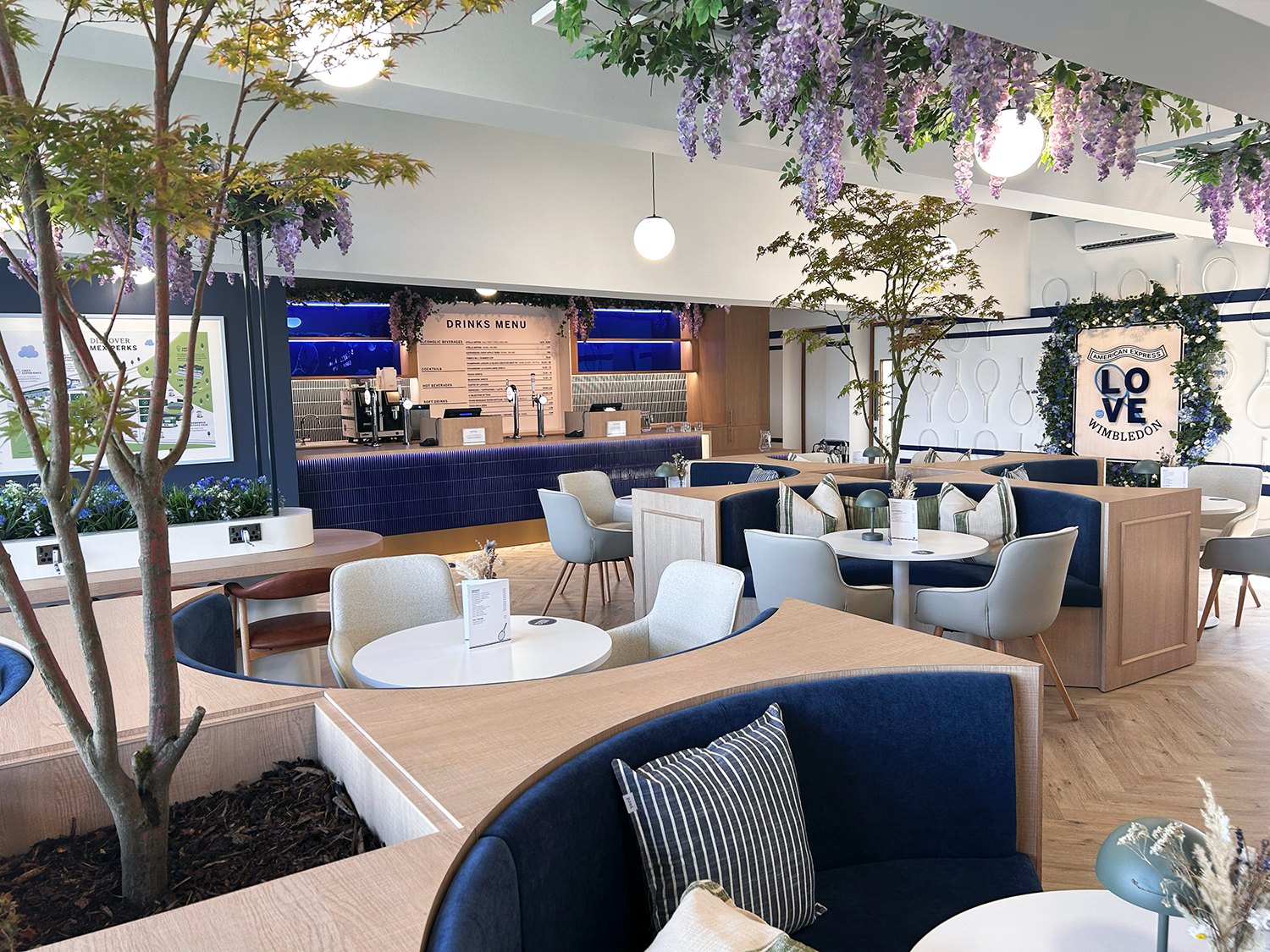 Cardmember-lounge.png