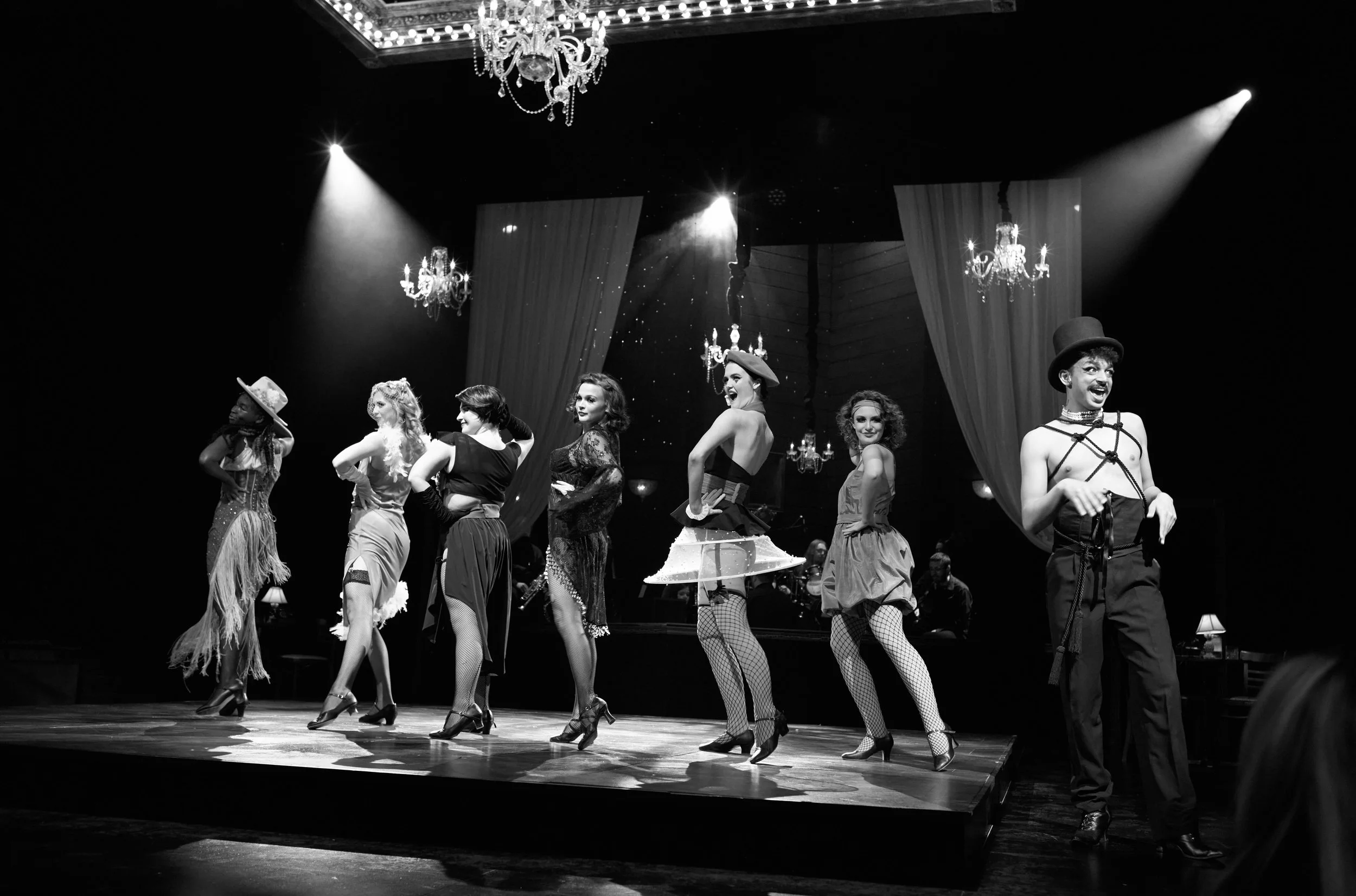 UET_CABARET2022-8034.jpg
