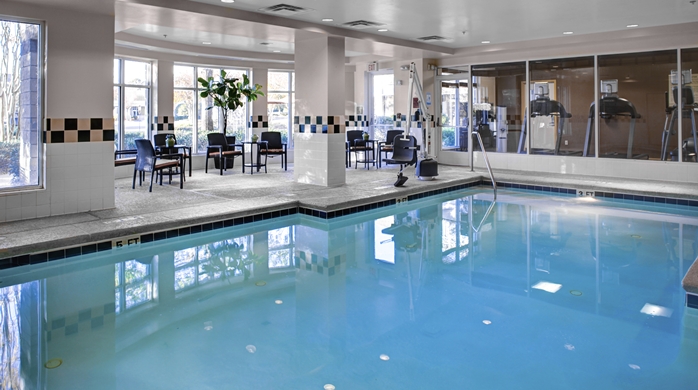 GI_indoorpool_6_698x390_FitToBoxSmallDimension_Center.jpg