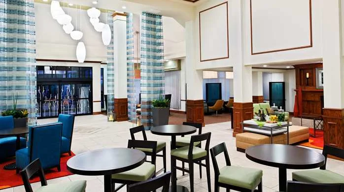GI_lobby001_3_698x390.jpg