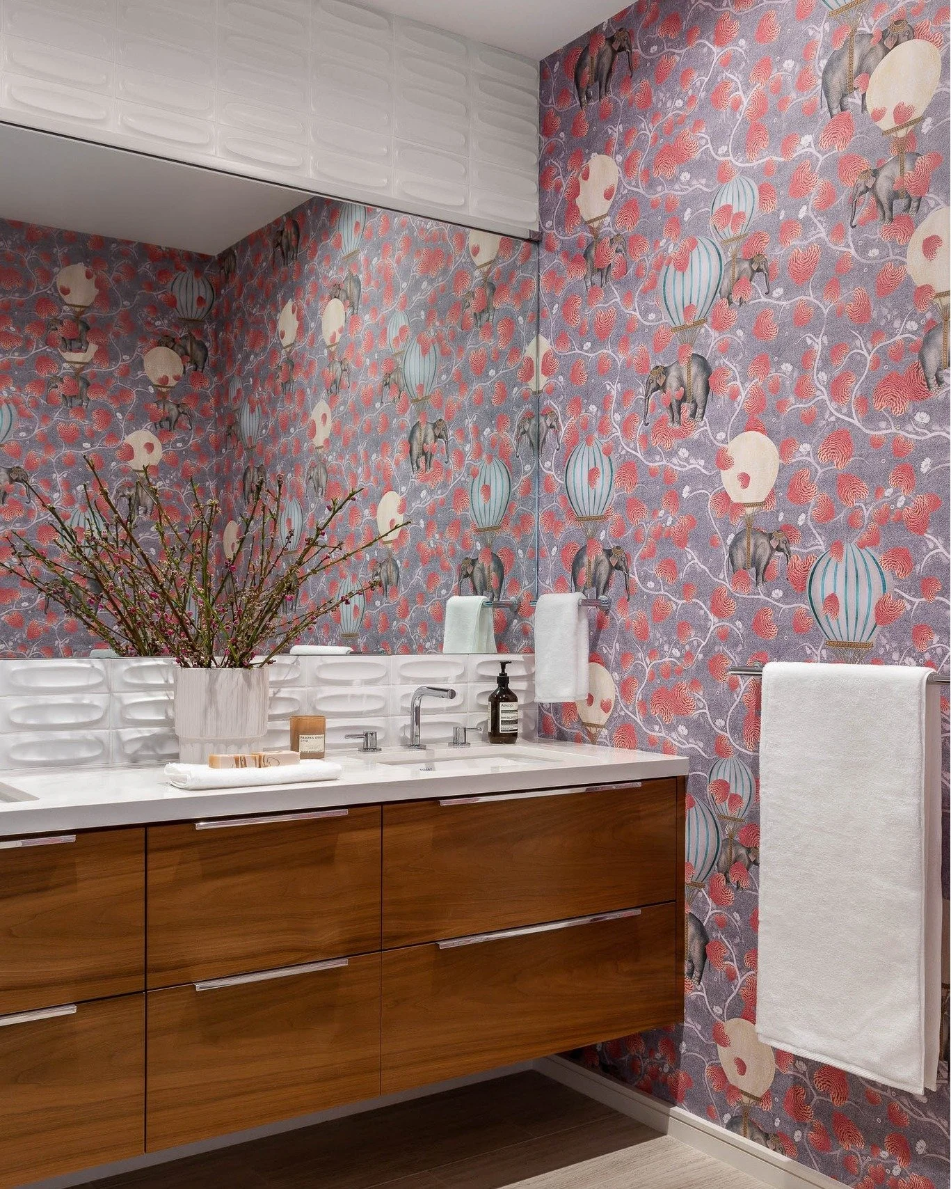 Whimsical wallpaper in an SF loft | design by @samanthapennerinc 
#interiorphotography
#interiorphotographer
#interiordesignphotography
#bayarearemodeling
#bayareainteriorphotographer
#bayareainteriordesignphotographer
#interiordesignphotographer
#ba