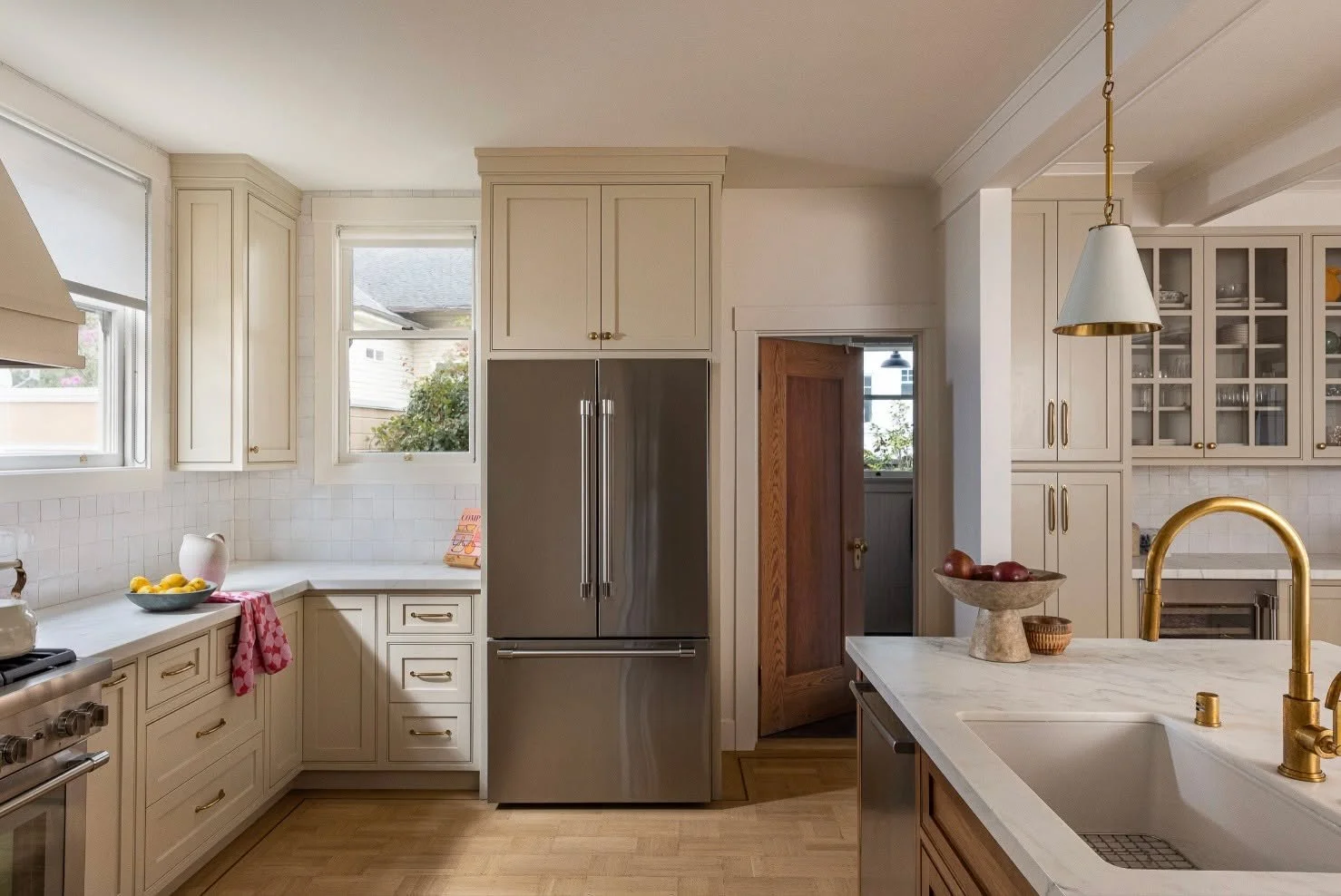 Check out  a recent project for Refresh Your Space that was published by Sunset Magazine https://foundartists.com/projects/kathryn-macdonald-san-francisco-craftsman-makeover
@foundartists 
@sunsetmag 
@ajamalia 
#interiorphotography
#interiorphotogra