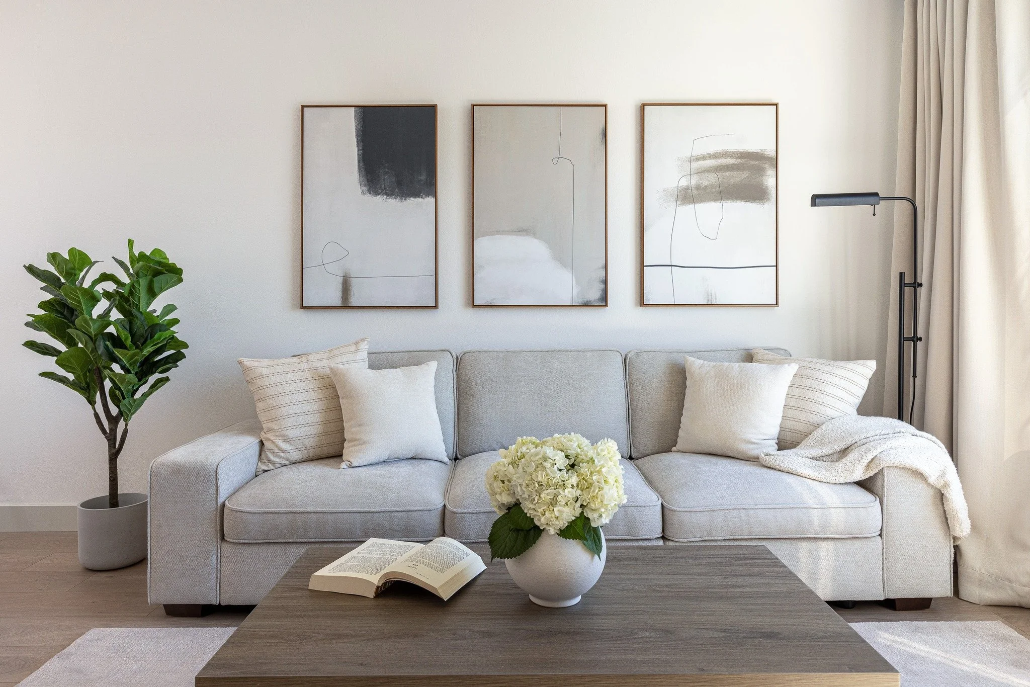 Scandi modern rental in SF's Sunset District | design by @galabayhouse 
#interiorphotography
#interiorphotographer
#interiordesignphotography
#bayarearemodeling
#bayareainteriorphotographer
#bayareainteriordesignphotographer
#interiordesignphotograph