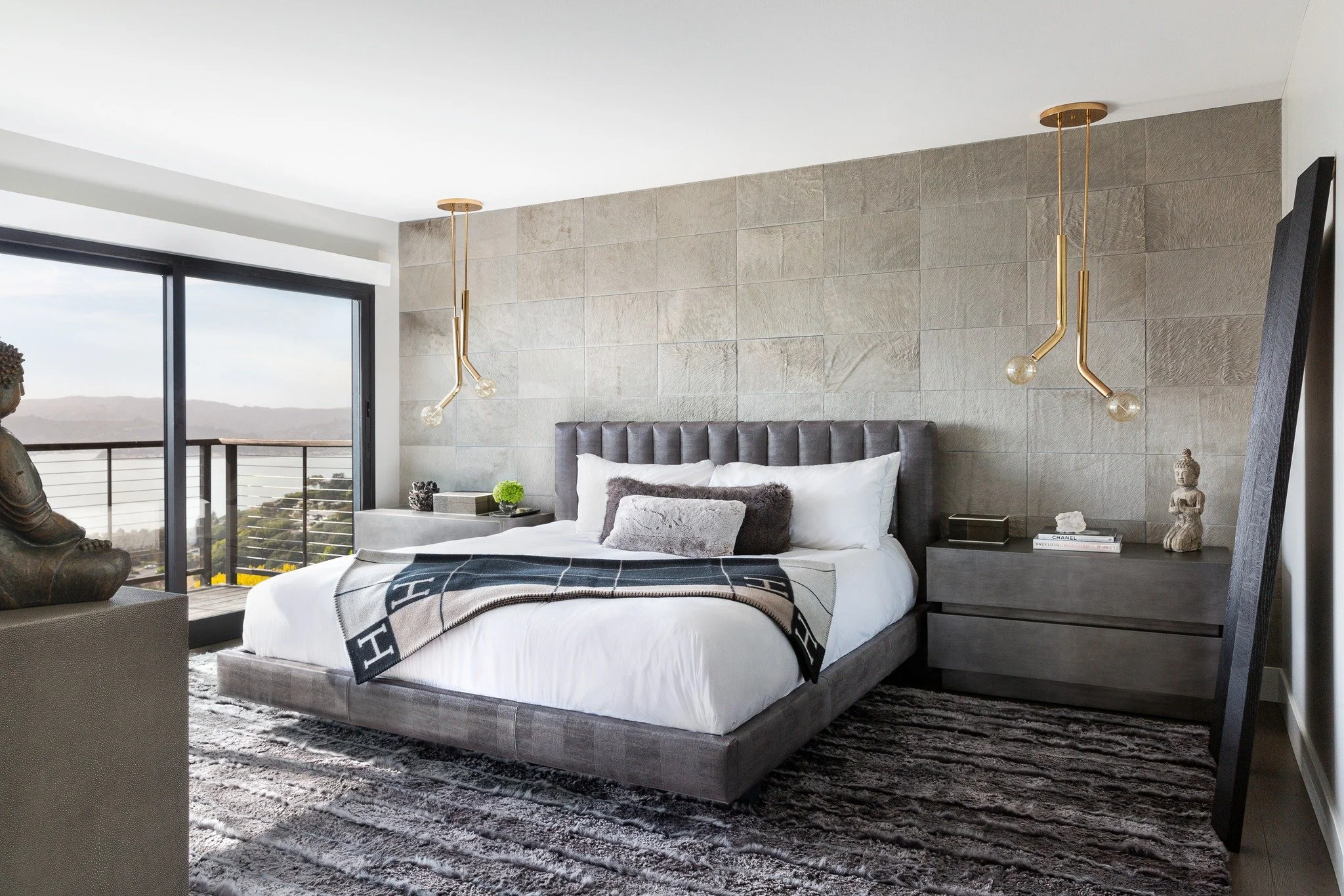 Zen master suite | design by @deniselaveyinteriordesign 
#interiorphotography
#interiorphotographer
#interiordesignphotography
#bayarearemodeling
#bayareainteriorphotographer
#bayareainteriordesignphotographer
#interiordesignphotographer