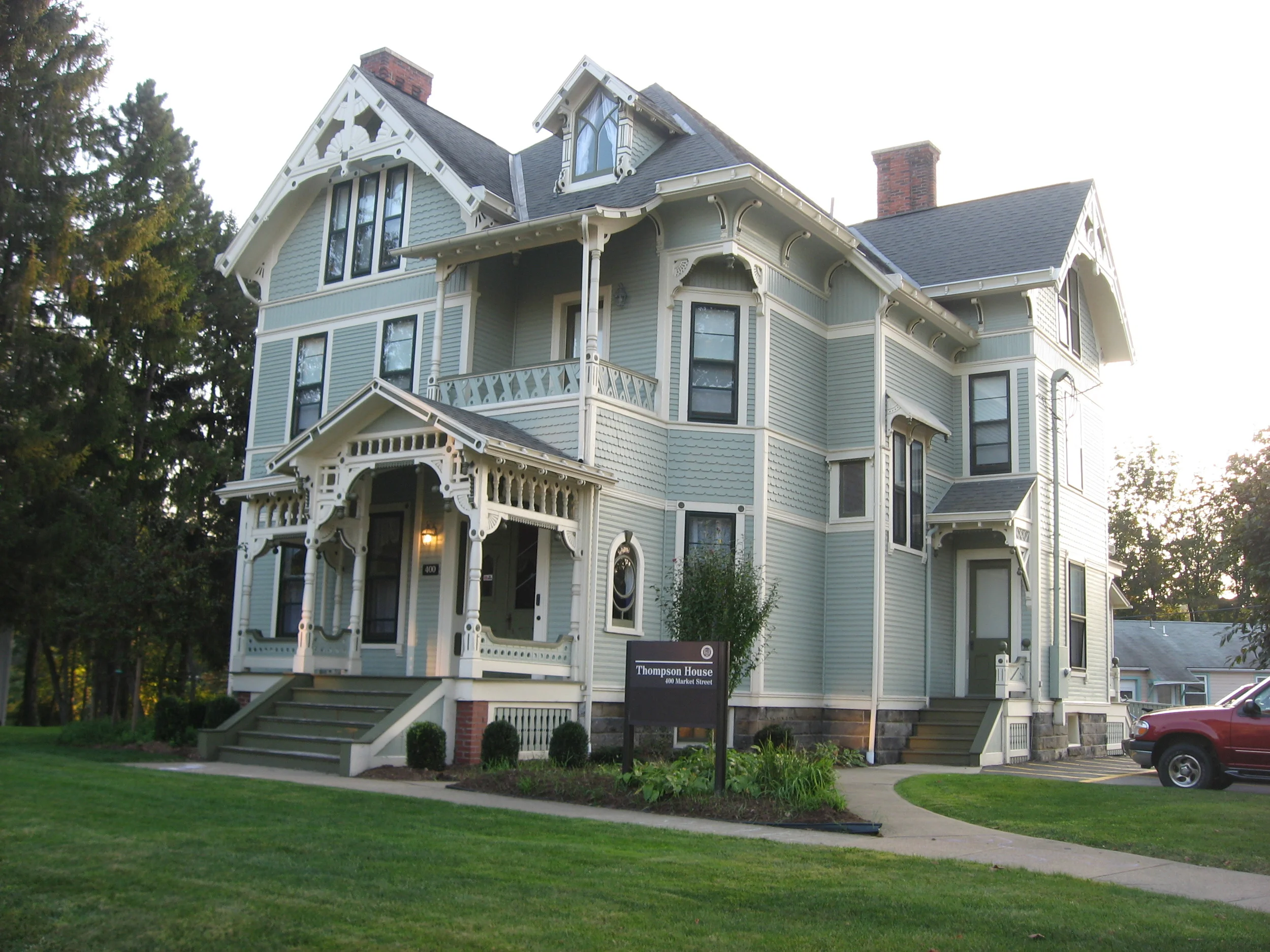 S.R._Thompson_House.jpg