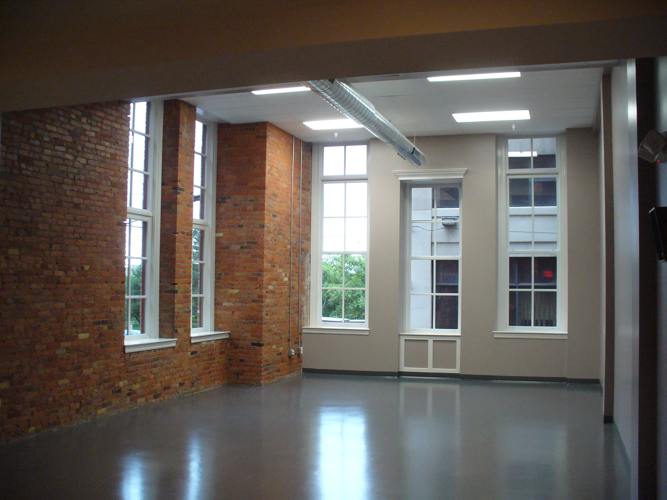 b Lofts Carmina Wood Design