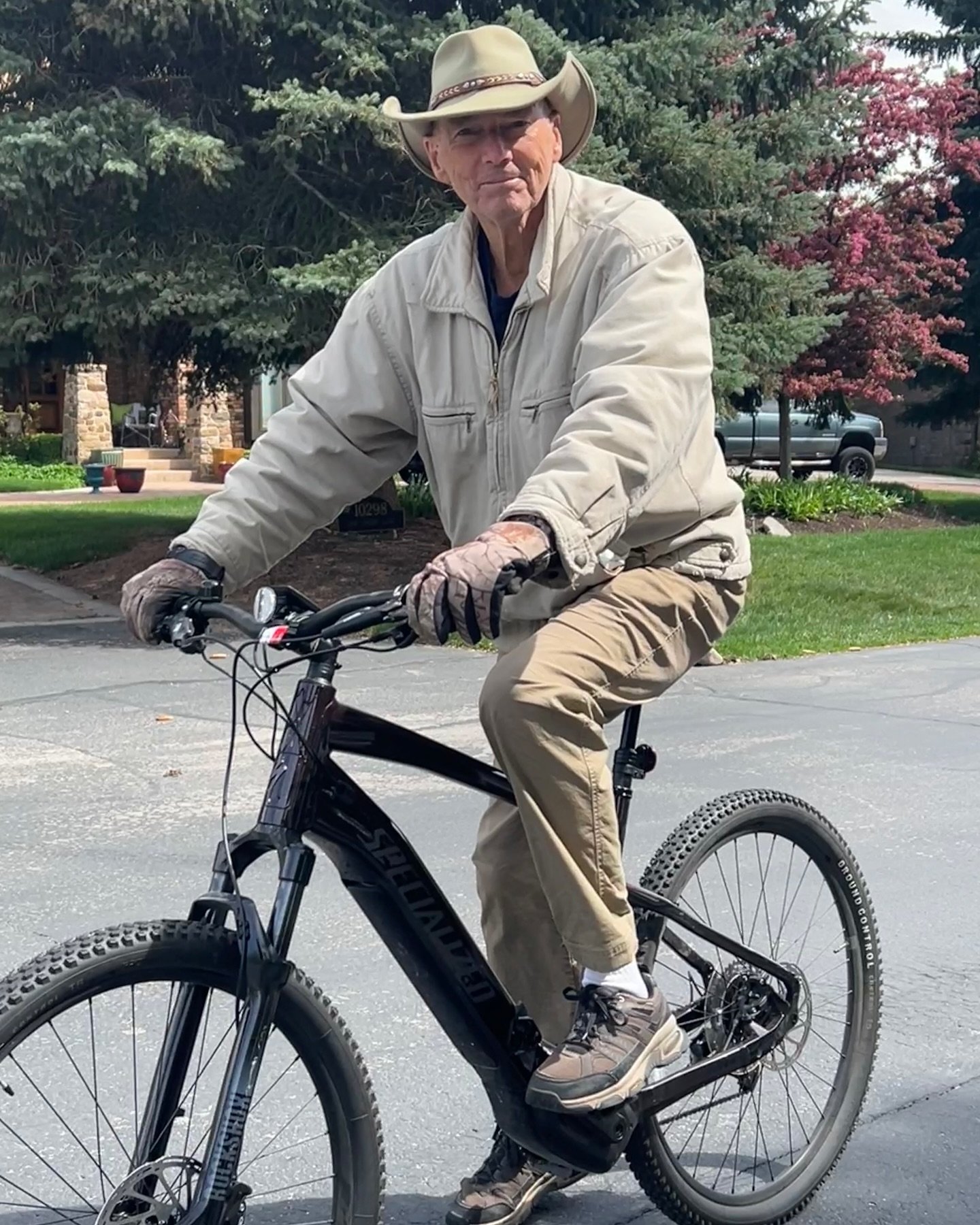 🦉Most Witty &amp; Wise 
Grandpa Briggs, who celebrated his 87th birthday on January 1st&mdash;I got to roadtrip with him this past summer, to visit the Kenmore Animal Hospital and the Carnation home he built (one last time) and I just want it in the