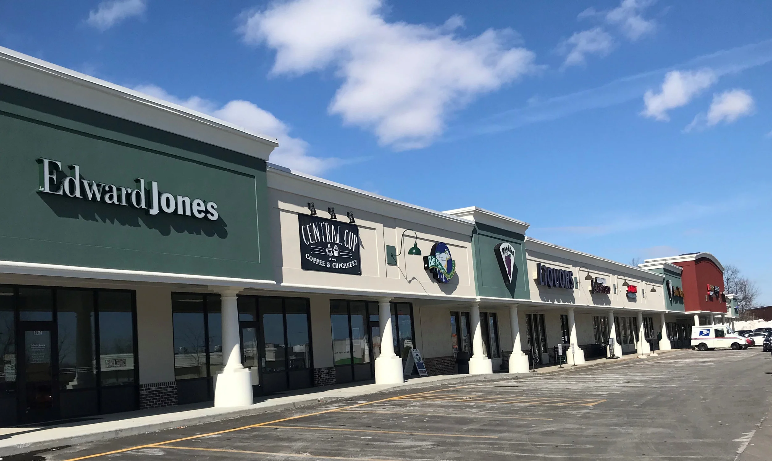 J ohnny Appleseed Johnny Appleseed Shopping Center has always been a great location for retailers in Leominster, Massachusetts. Geronimo Commercial Properties has invested in updating the appearance of this shopping center, which has created opportunities to invite new business to the area.