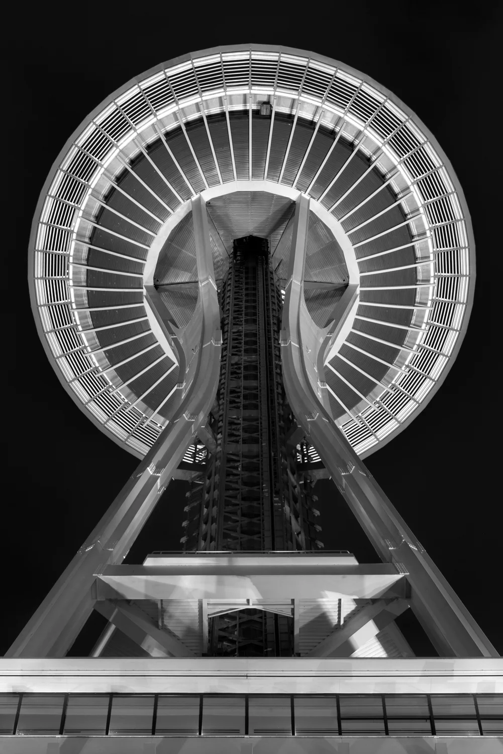 Architecture photography | Space Needle in black and white