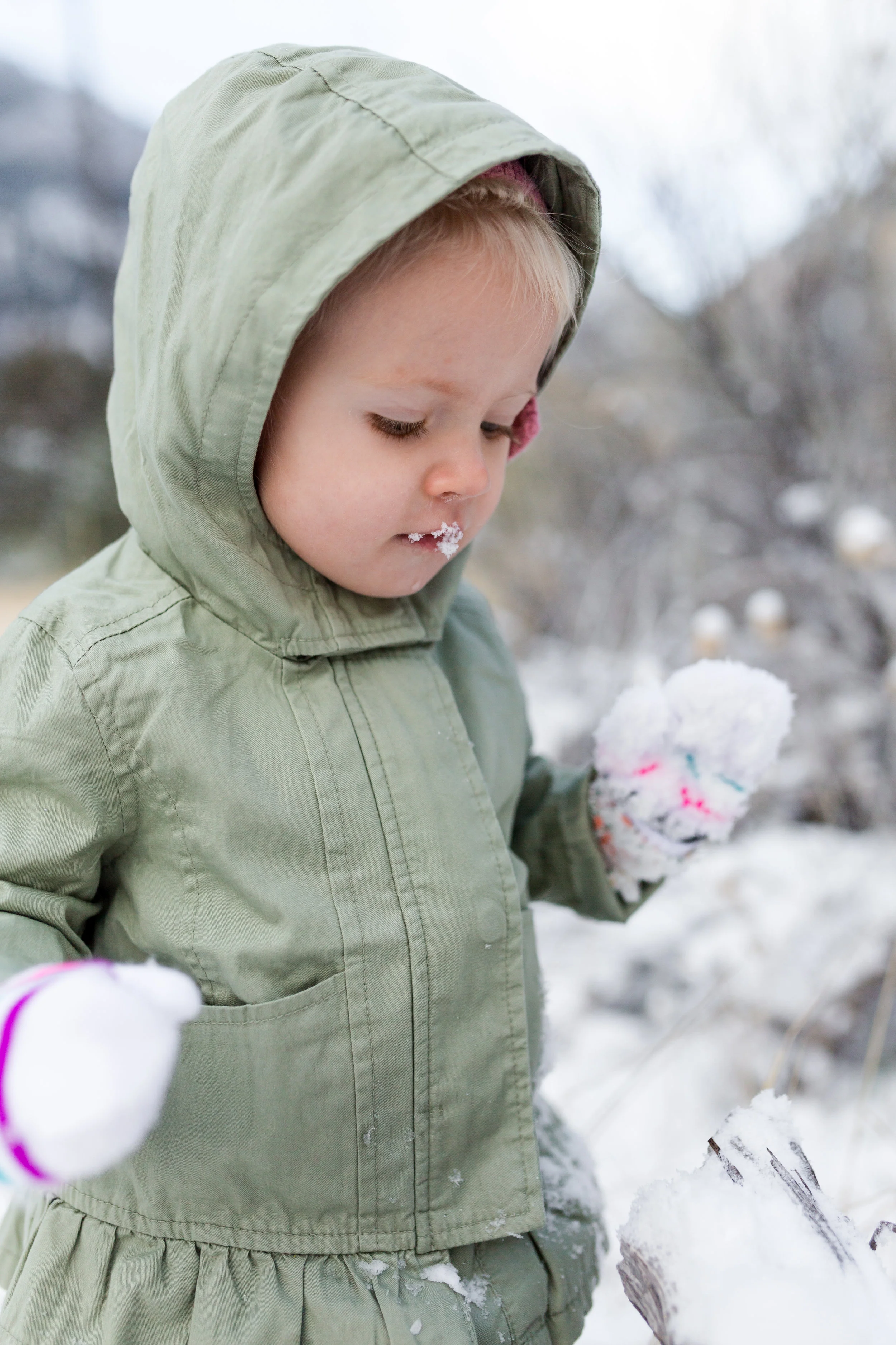 Tyla 18months first snow-8506.jpg