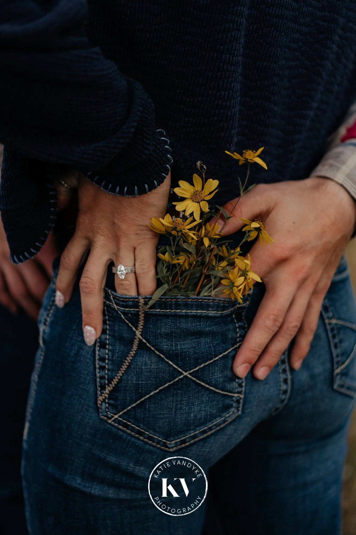 molly-coby-engagement-wildflower-detail-17.jpg