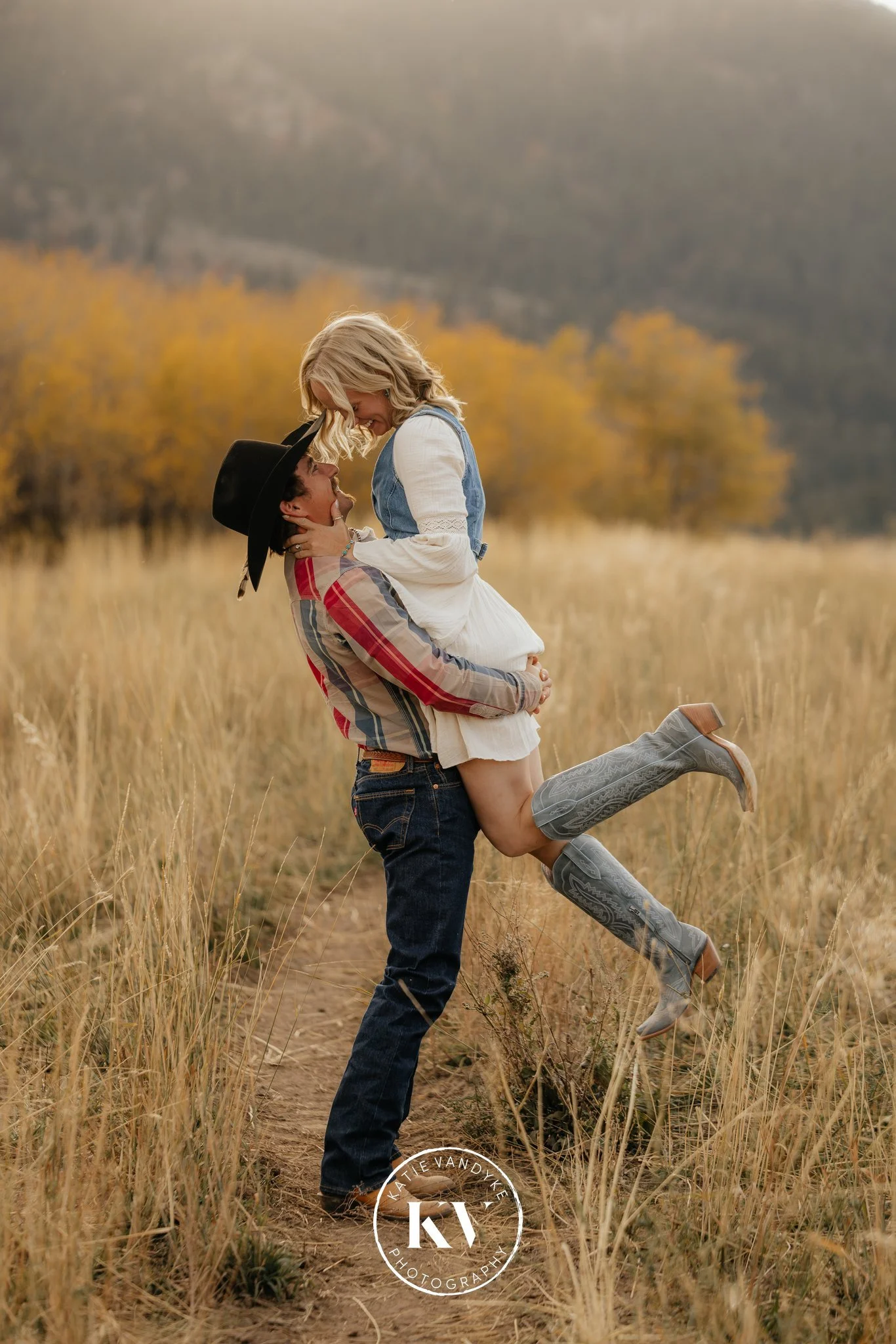 molly-coby-engagement-lift-12.jpg
