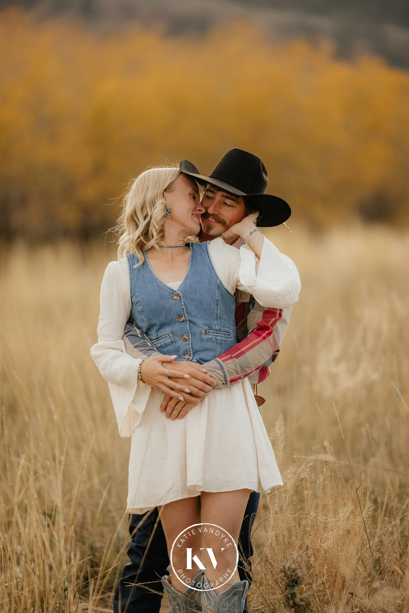 molly-coby-engagement-embrace-10.jpg