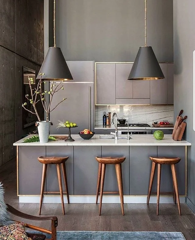 Clean Lines and Copper Accents..Gotta Love It!! Do you like neutral colors or bold colors? The colors that we like, kind of give a hint to the type of character we posses. Great job @eyeswoon
#remaxgrand #remaxgrandlll #theblvdremax #designinteriorho