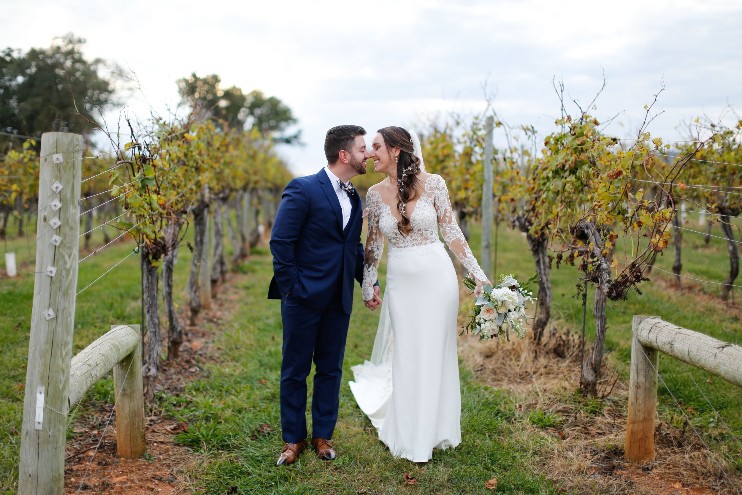  10/22/21 - Charlottesville, VA - Jill and Charles Cahoon Wedding at Keswick Vineyards.Photo credit: Amanda Maglione Photography 