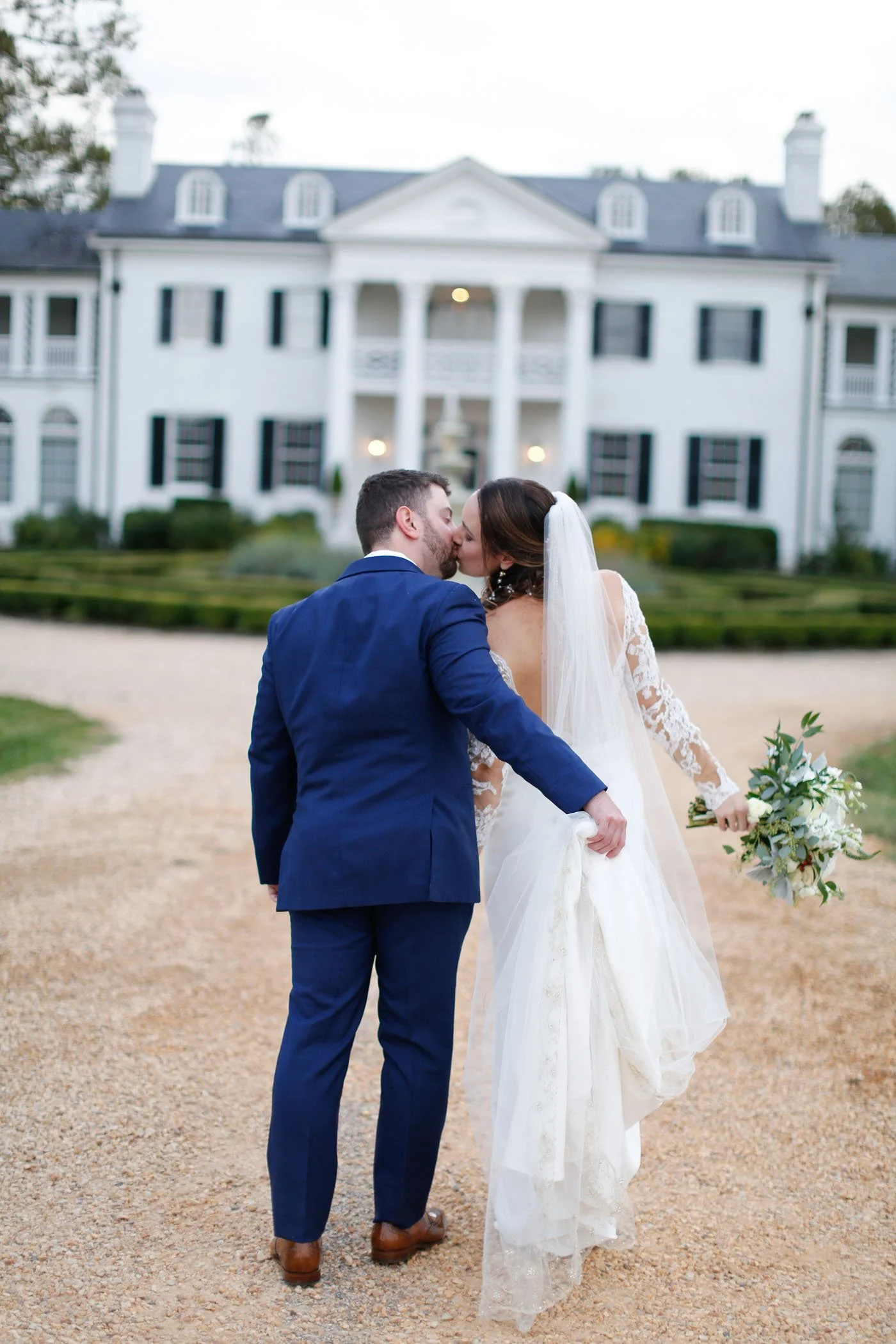 10/22/21 - Charlottesville, VA - Jill and Charles Cahoon Wedding at Keswick Vineyards.Photo credit: Amanda Maglione Photography