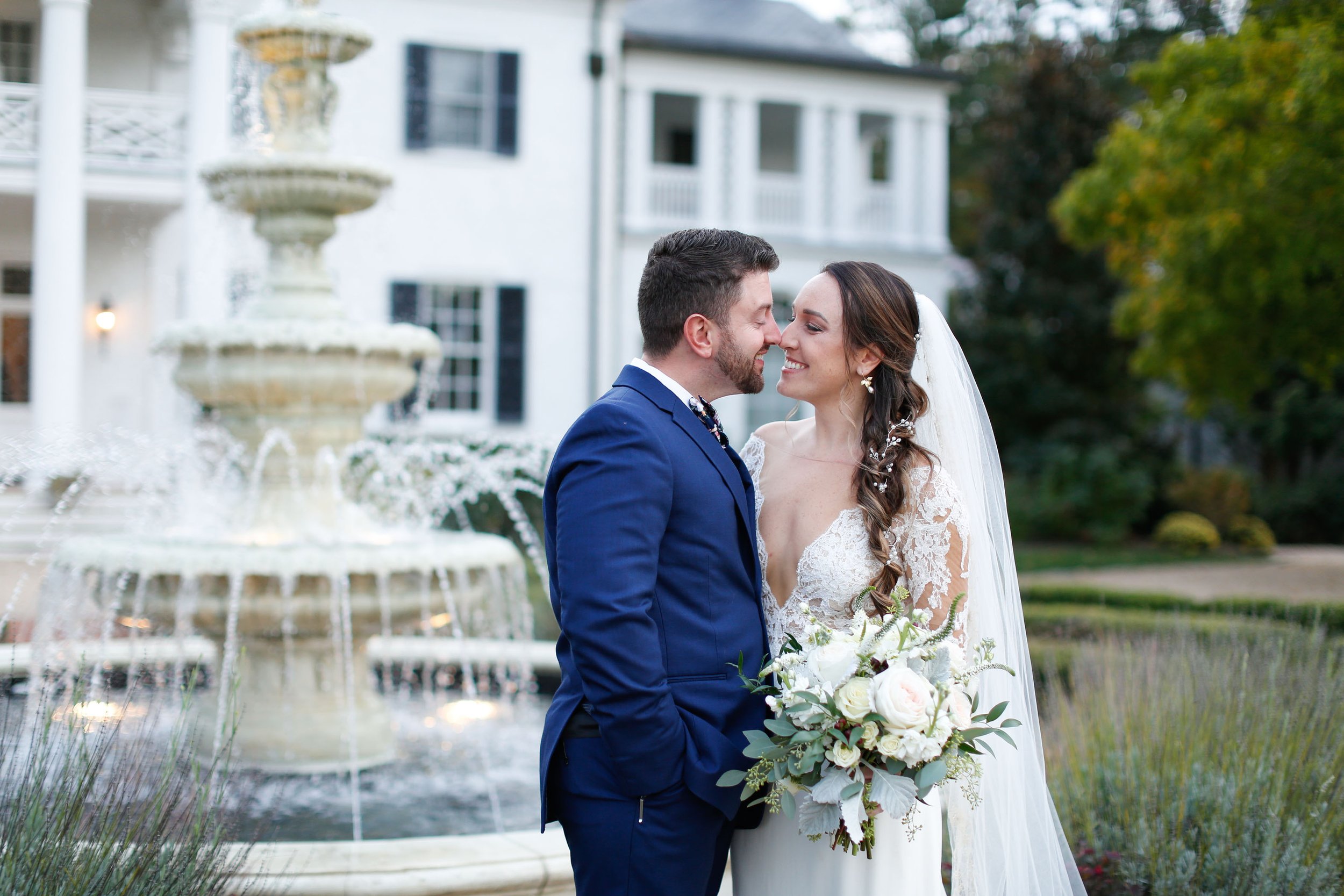  10/22/21 - Charlottesville, VA - Jill and Charles Cahoon Wedding at Keswick Vineyards.Photo credit: Amanda Maglione Photography 