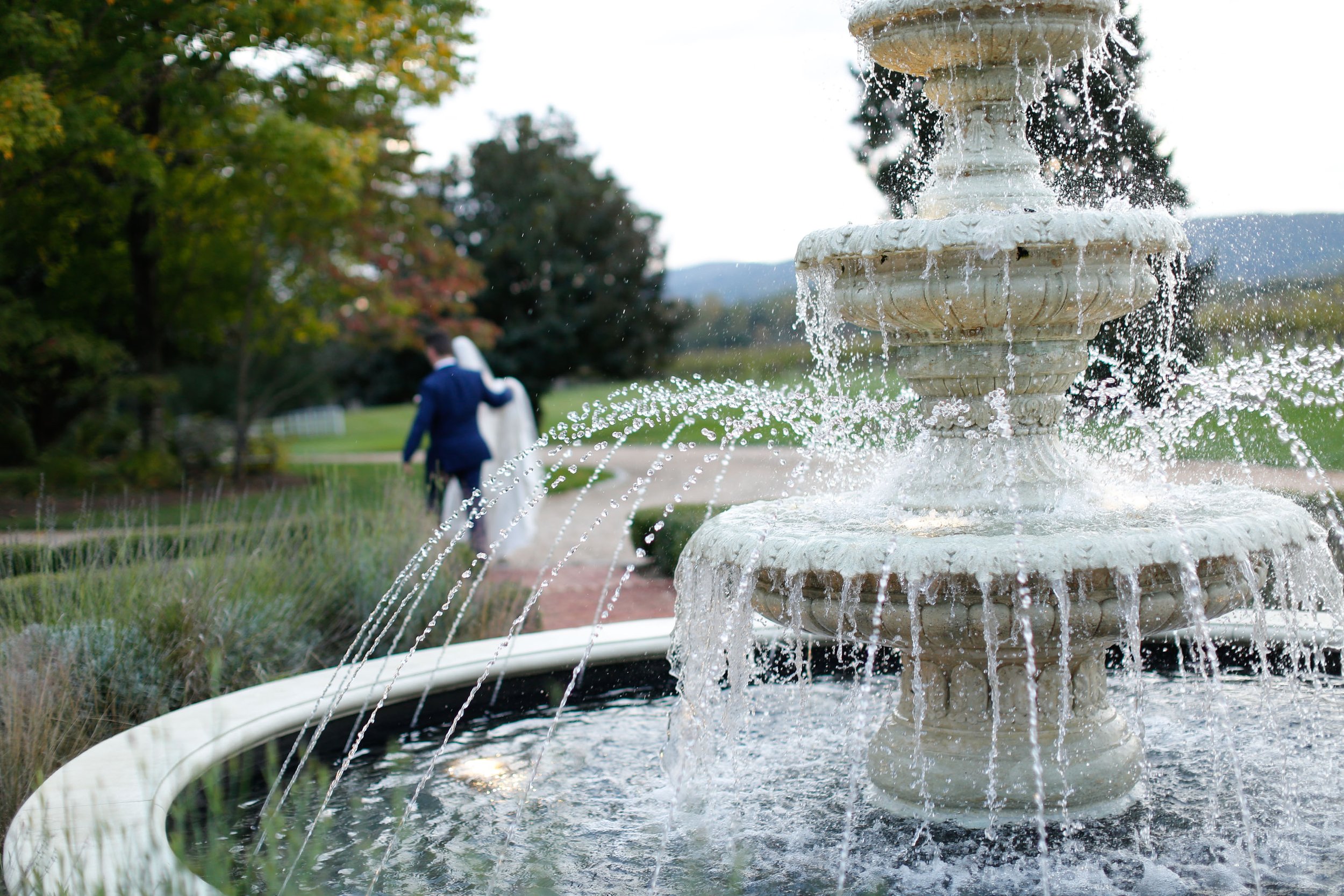  10/22/21 - Charlottesville, VA - Jill and Charles Cahoon Wedding at Keswick Vineyards.Photo credit: Amanda Maglione Photography 