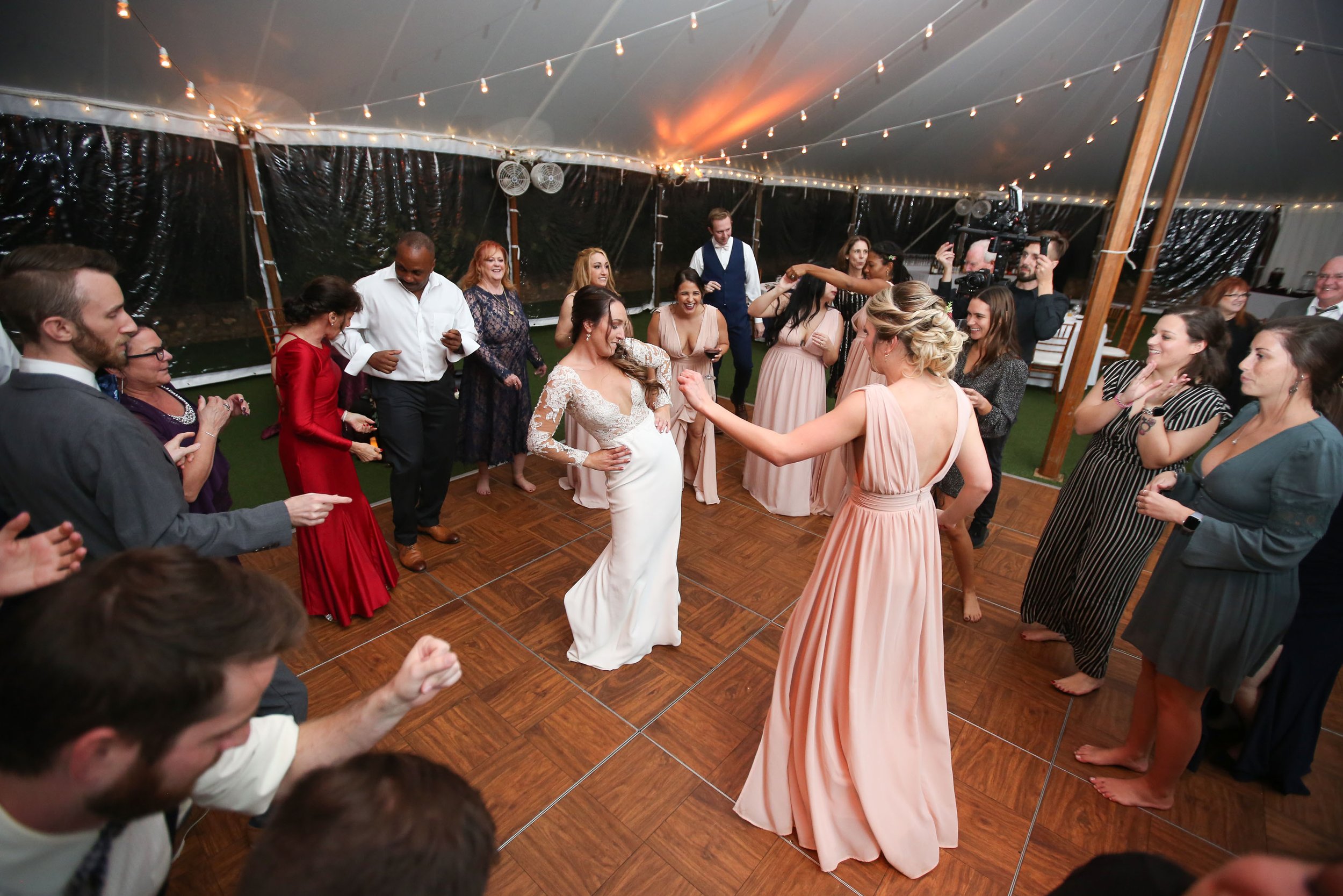  10/22/21 - Charlottesville, VA - Jill and Charles Cahoon Wedding at Keswick Vineyards.Photo credit: Amanda Maglione Photography 