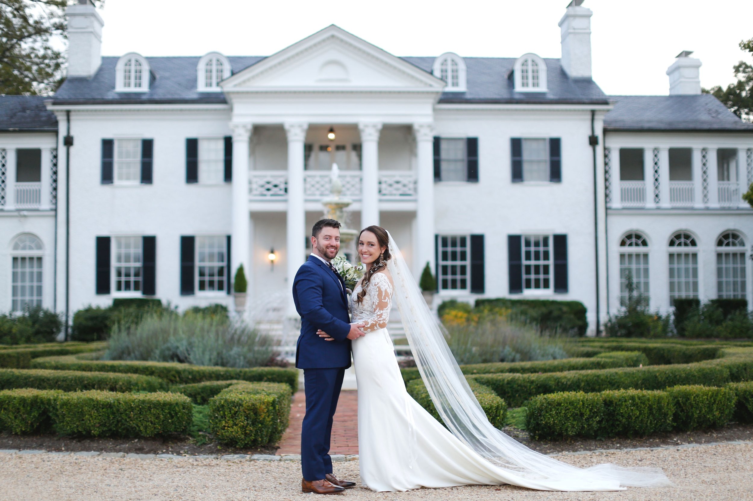  10/22/21 - Charlottesville, VA - Jill and Charles Cahoon Wedding at Keswick Vineyards.Photo credit: Amanda Maglione Photography 