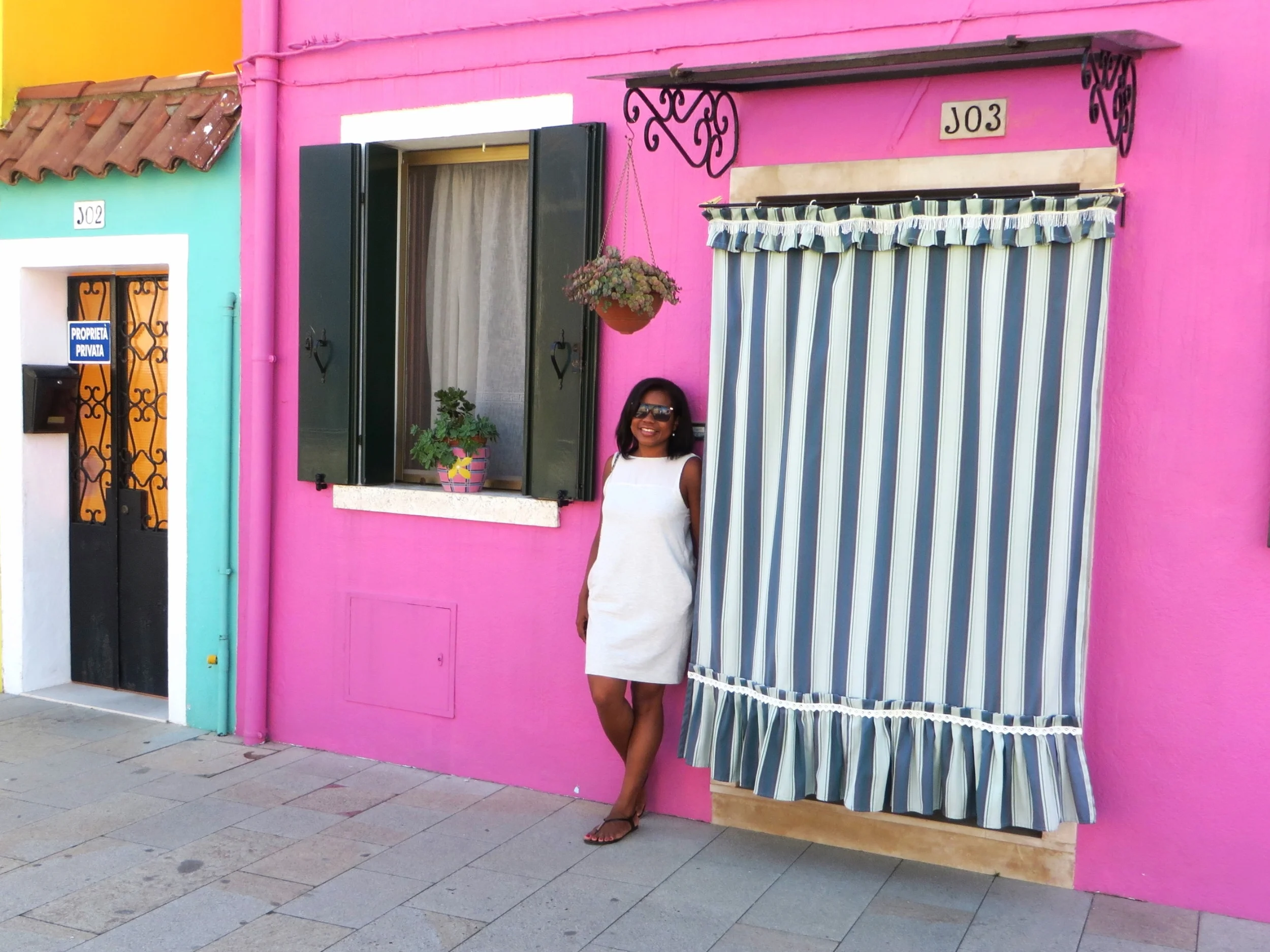 Travel Tip Roundup: 8 Blog Posts to Help You Reach Your Travel Goals