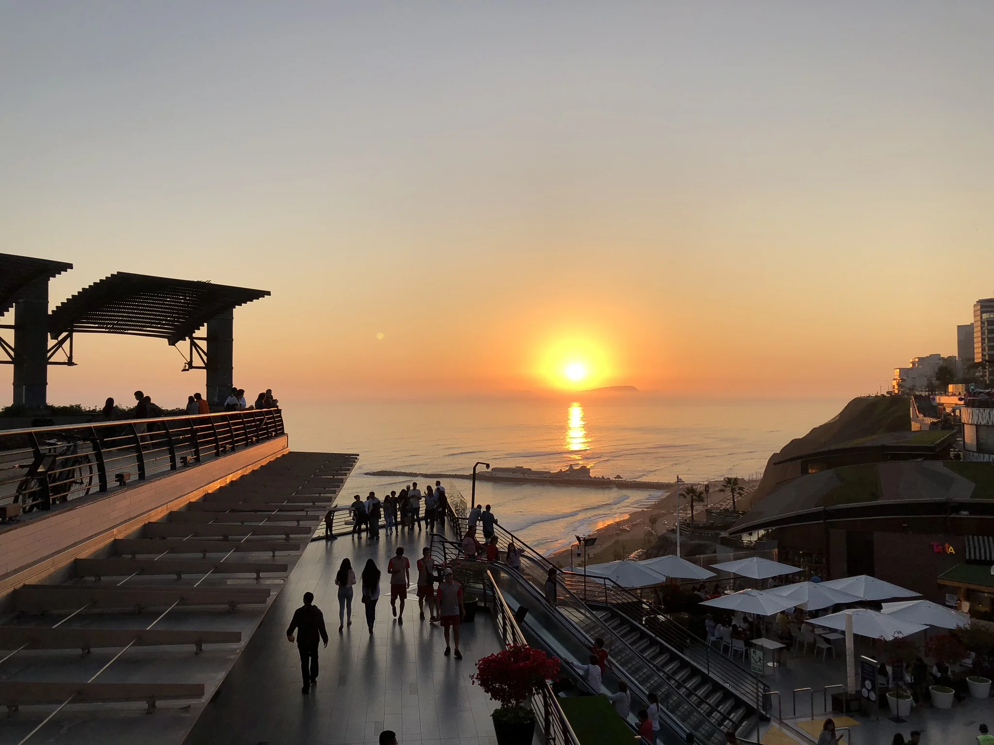 Sunset Miraflores Lima.jpg