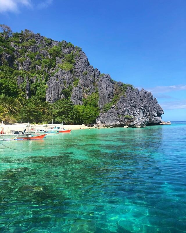 One of my favourite islands of Coron. Stunningly different with its dark rock formations and thick corals making the waters and island appear black from afar #blackisland #coron #philippines .
.
.
#stayandwander #thegoodlife #mytinyatlas #neverstopex
