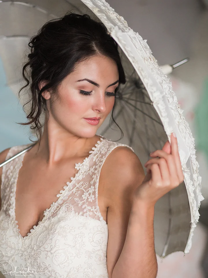 offwhitebeauty.com | OffWhite Makeup & Beauty | Alante Photography | Makeup Artist | Airbrush Tanning | Bridal Hair | Wedding | Seattle Bride | On Location