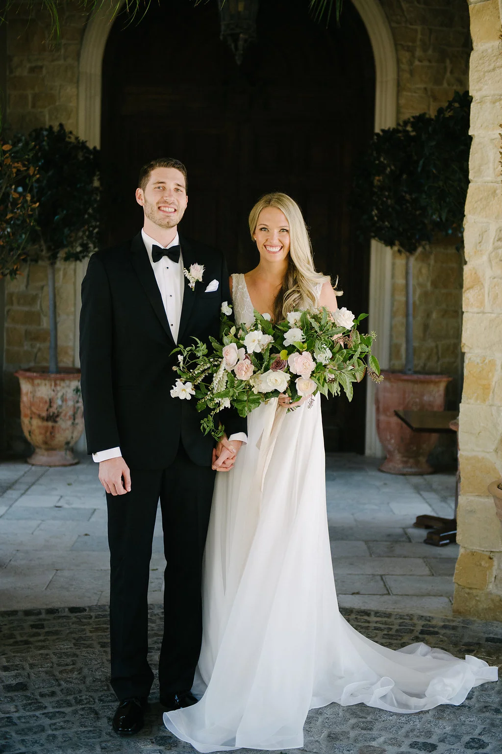 offwhitebeauty.com | OffWhite Makeup & Beauty | John Schnack Photography | Vista Valley Country Club | Makeup Artist | Bridal Hair | Airbrush Tanning | On Location | Pacific Northwest Bride