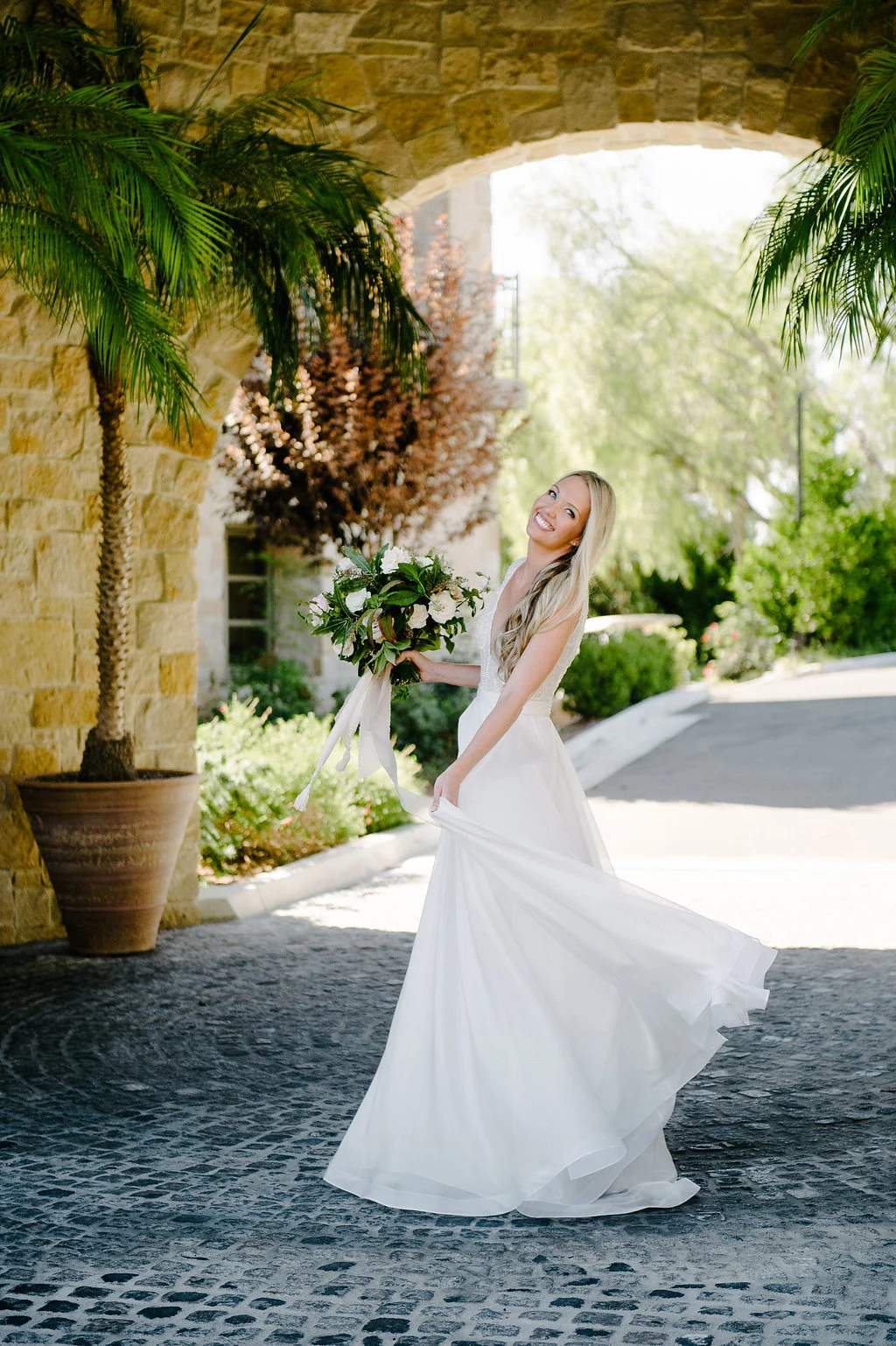offwhitebeauty.com | OffWhite Makeup & Beauty | John Schnack Photography | Vista Valley Country Club | Makeup Artist | Bridal Hair | Airbrush Tanning | On Location | Pacific Northwest Bride