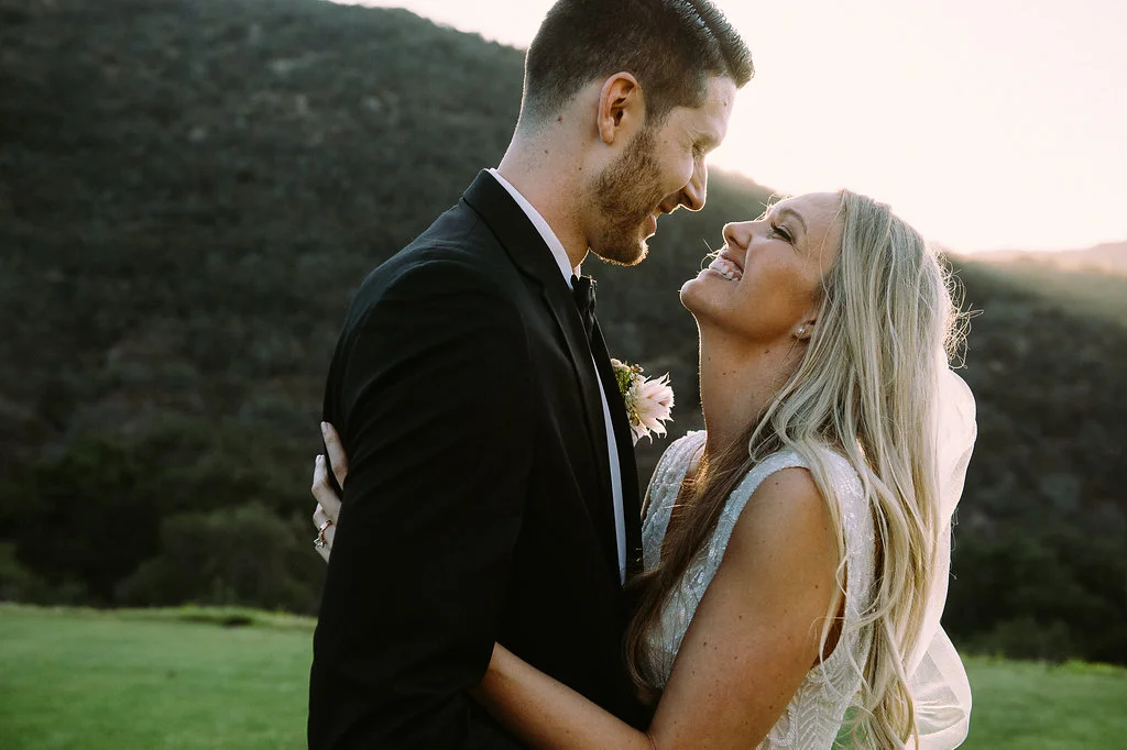 offwhitebeauty.com | OffWhite Makeup & Beauty | John Schnack Photography | Vista Valley Country Club | Makeup Artist | Bridal Hair | Airbrush Tanning | On Location | Pacific Northwest Bride