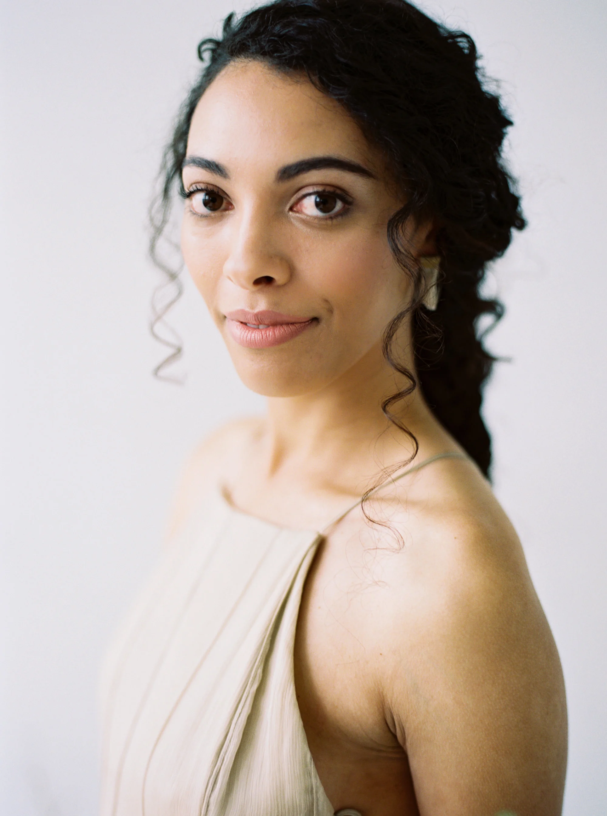 offwhitebeauty.com | OffWhite Makeup & Beauty | The Bemis Building | Anna Peters Photography | | Makeup Artist | Airbrush Tanning | Ambedo Floral | Bridal Hair | Wedding | Seattle Bride | On Location