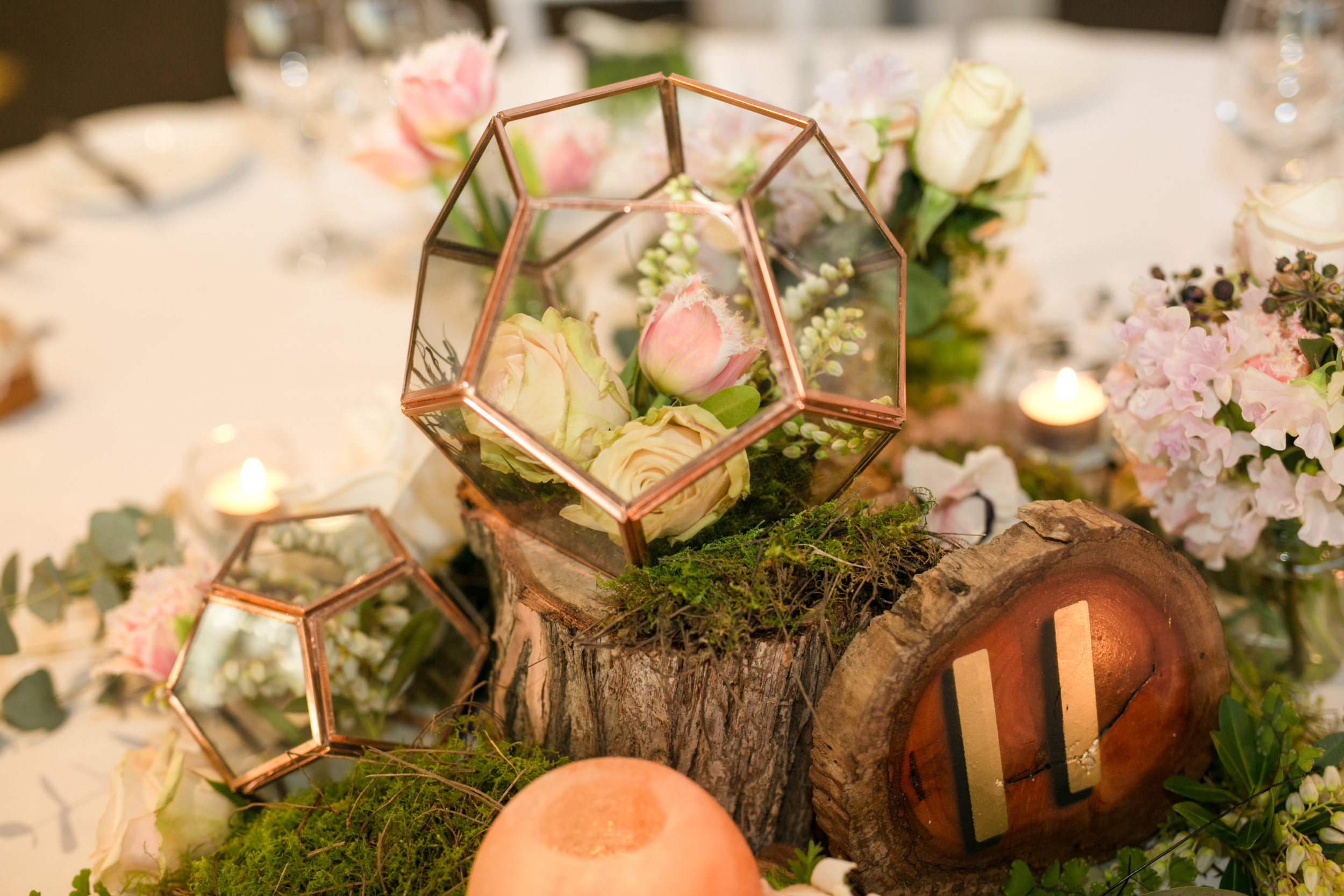 Guest table Alecia + Martin 3.jpg