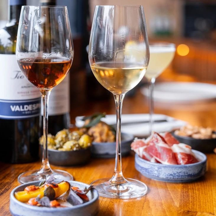 Join us early evening for aperitivos and free snacks!

Get the evening started with a couple of drinks at Fourth and Church and enjoy some delicious snack plates on us!

For more info on this offer please use the exclusive booking link in bio