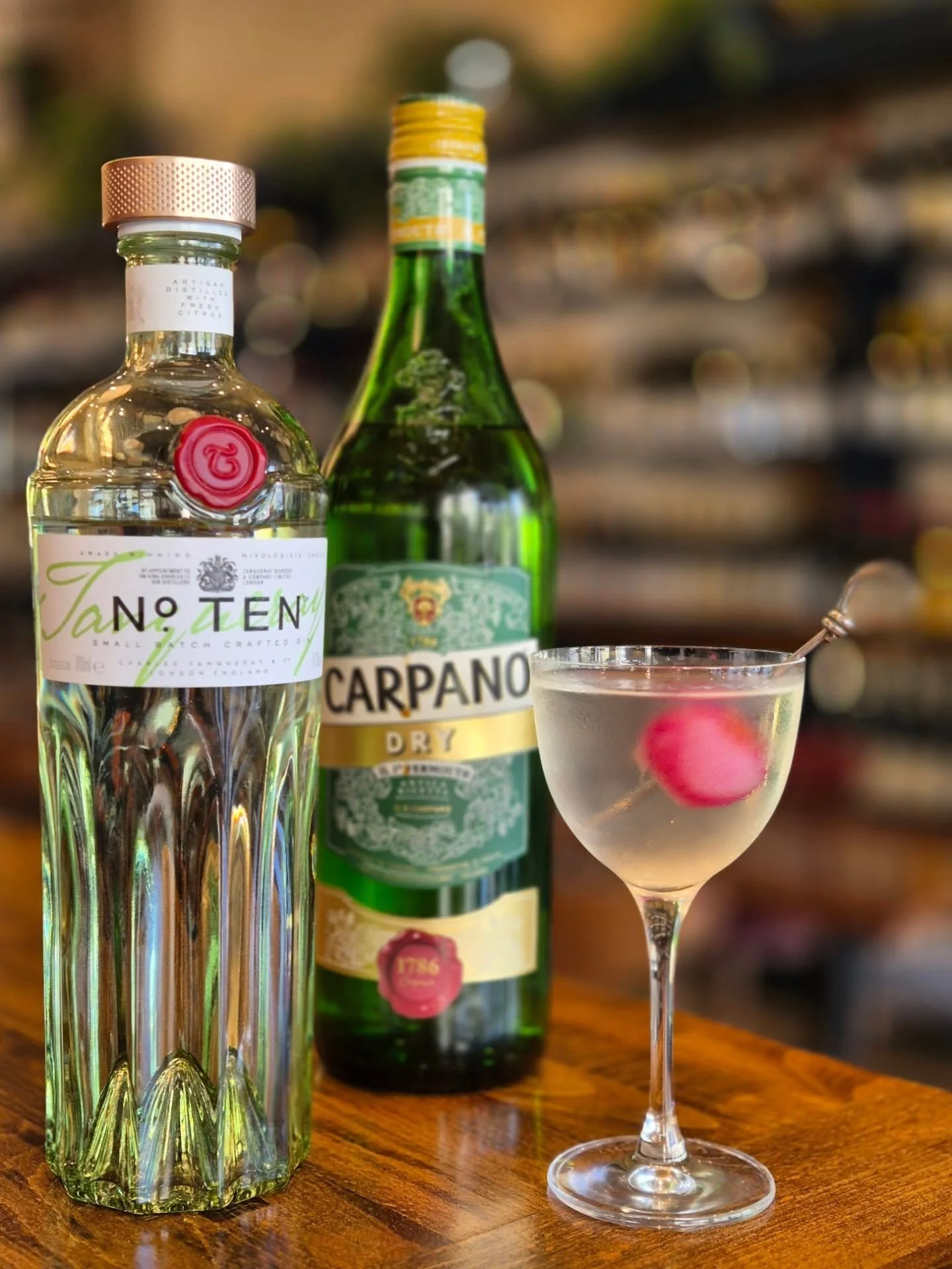 For those who prefer their Martini's with a little attitude. Strong, dry, crisp and cold.

Behold, our martini of the week - The Gibson No.10

Citrusy Tanqueray No.10 stirred with herbaceous Carpano Bianco, bought together with a couple of barspoons 