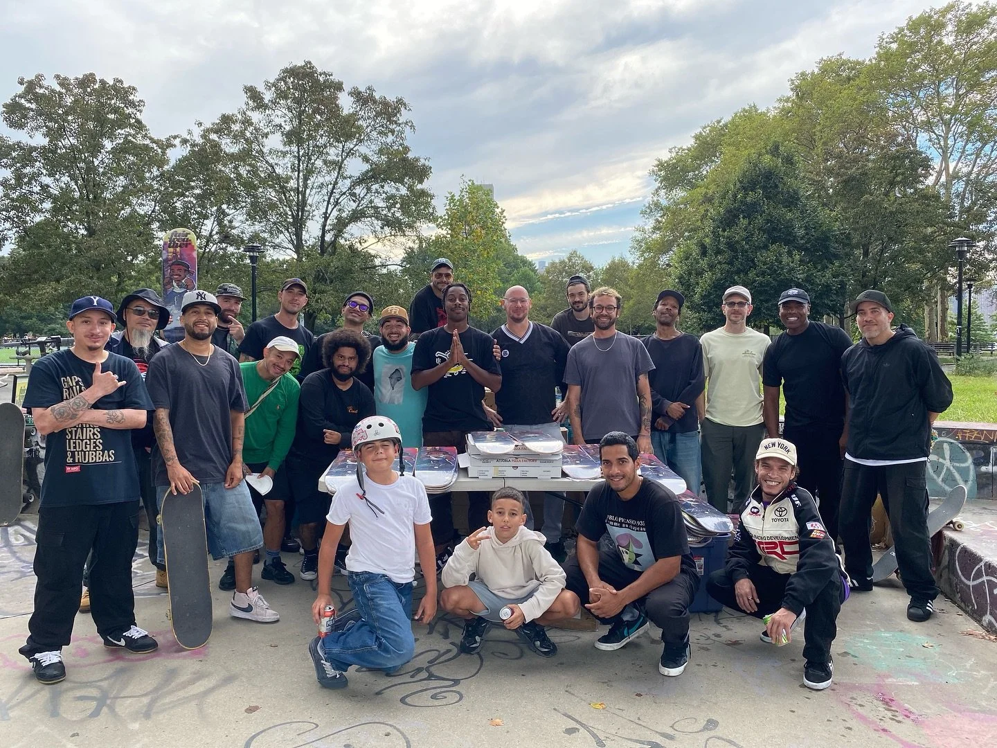 Big shout out to everyone who came to support &amp; surprise @hesh_dumpling  on his #new pro model @fairweatherskateboards deck out now.  Available online tomorrow at noon. 
@hesh_dumpling @fairweatherskateboards @pink__ranger @leonardo_fafa @_fnatic