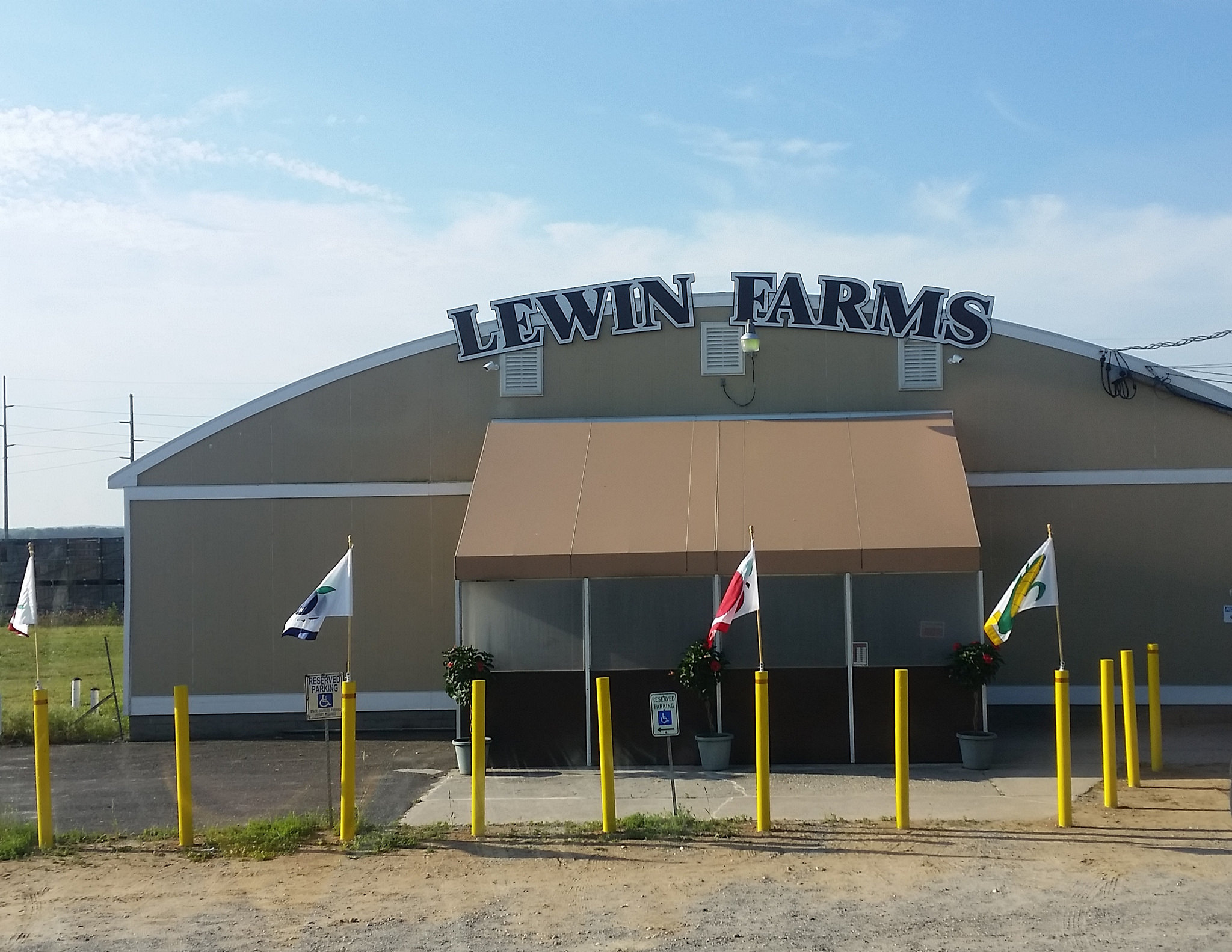 Lewin Farms Farm Stand