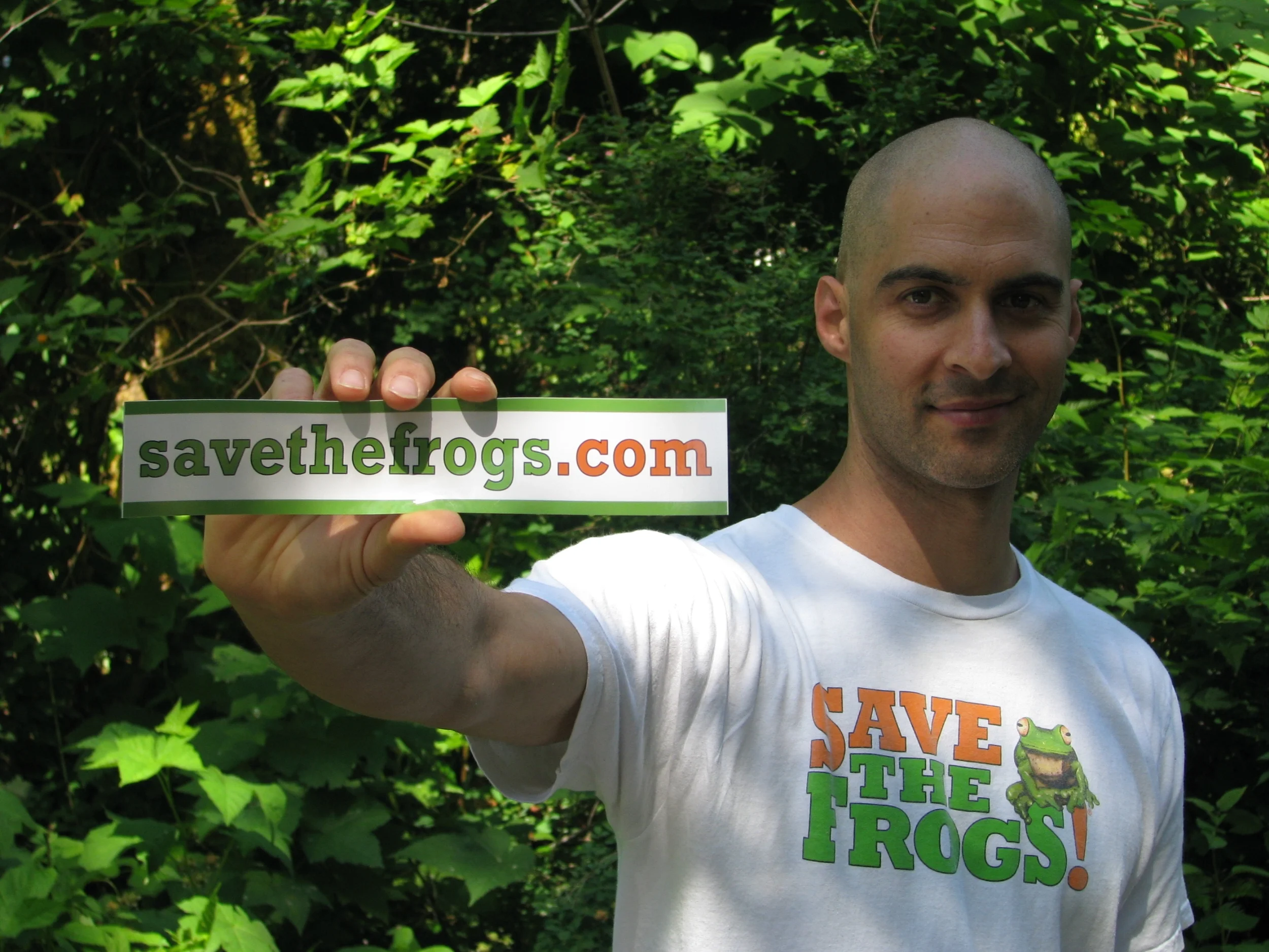 Santa Cruz scientist initiates global effort to Save the Frogs!