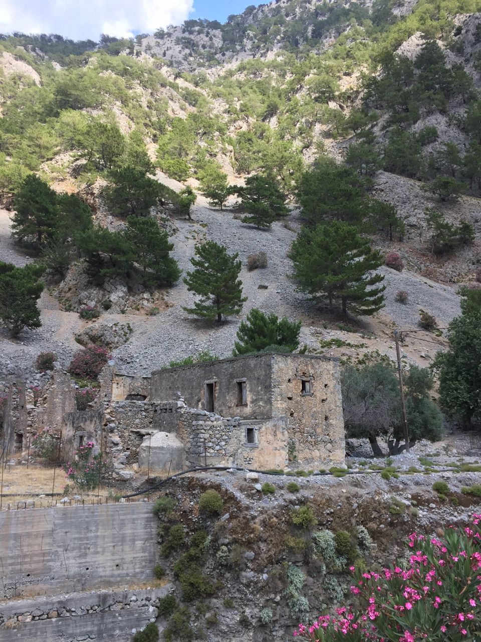 samaria-gorge-ruins.jpg