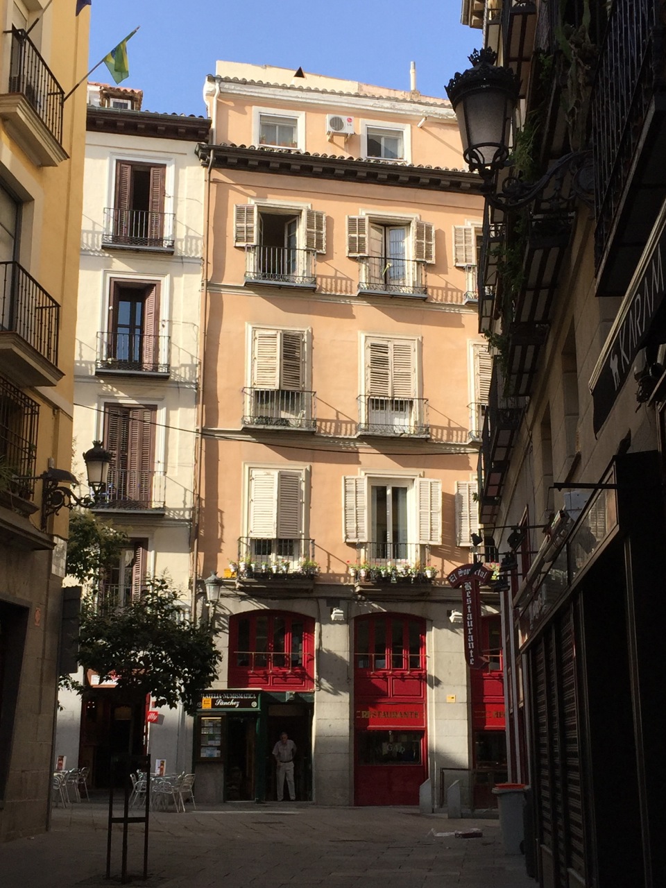 A street in old Madrid one early Saturday morning in July.