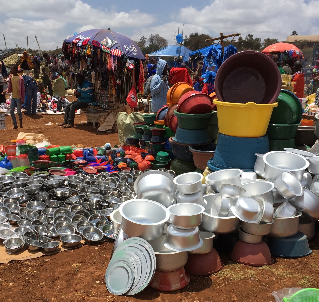 Market scene in the city of Arusha, Tanzania