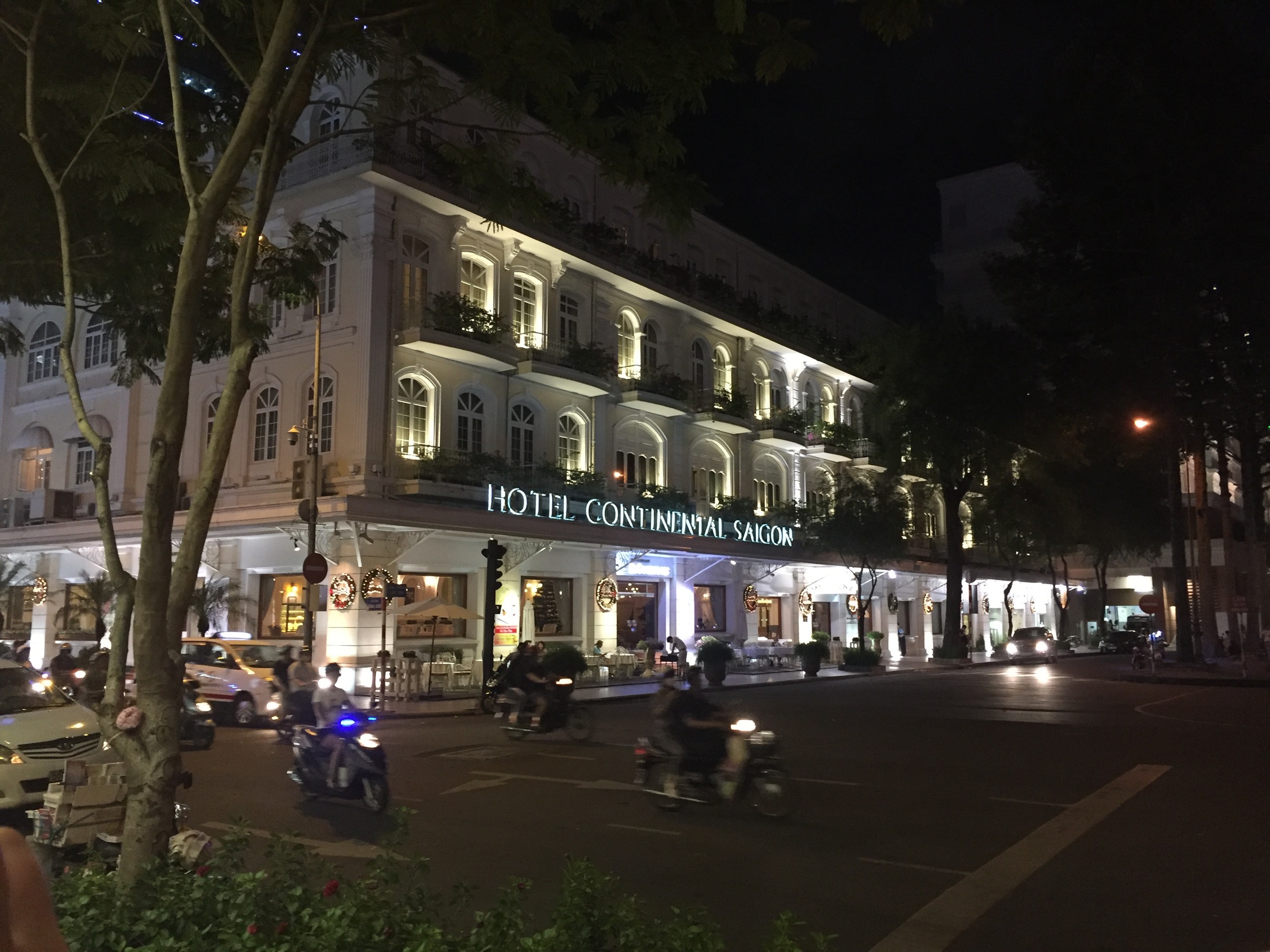 During the Vietnam War , the Hotel Continental Saigon (then called the Continental Palace) was news central for American journalists from publications like Newsweek and magazines whose news bureaus were located there.