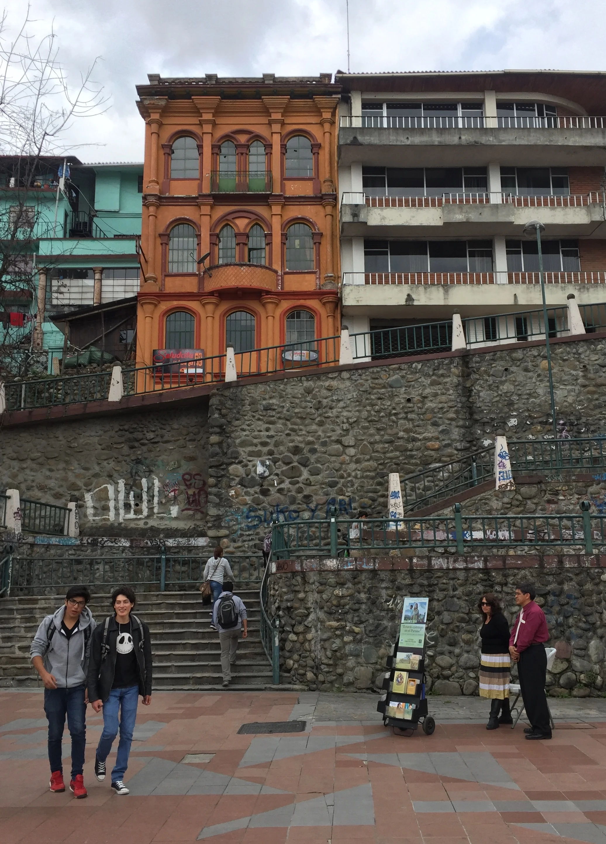 Street scene near the river in downtown Cuenca.