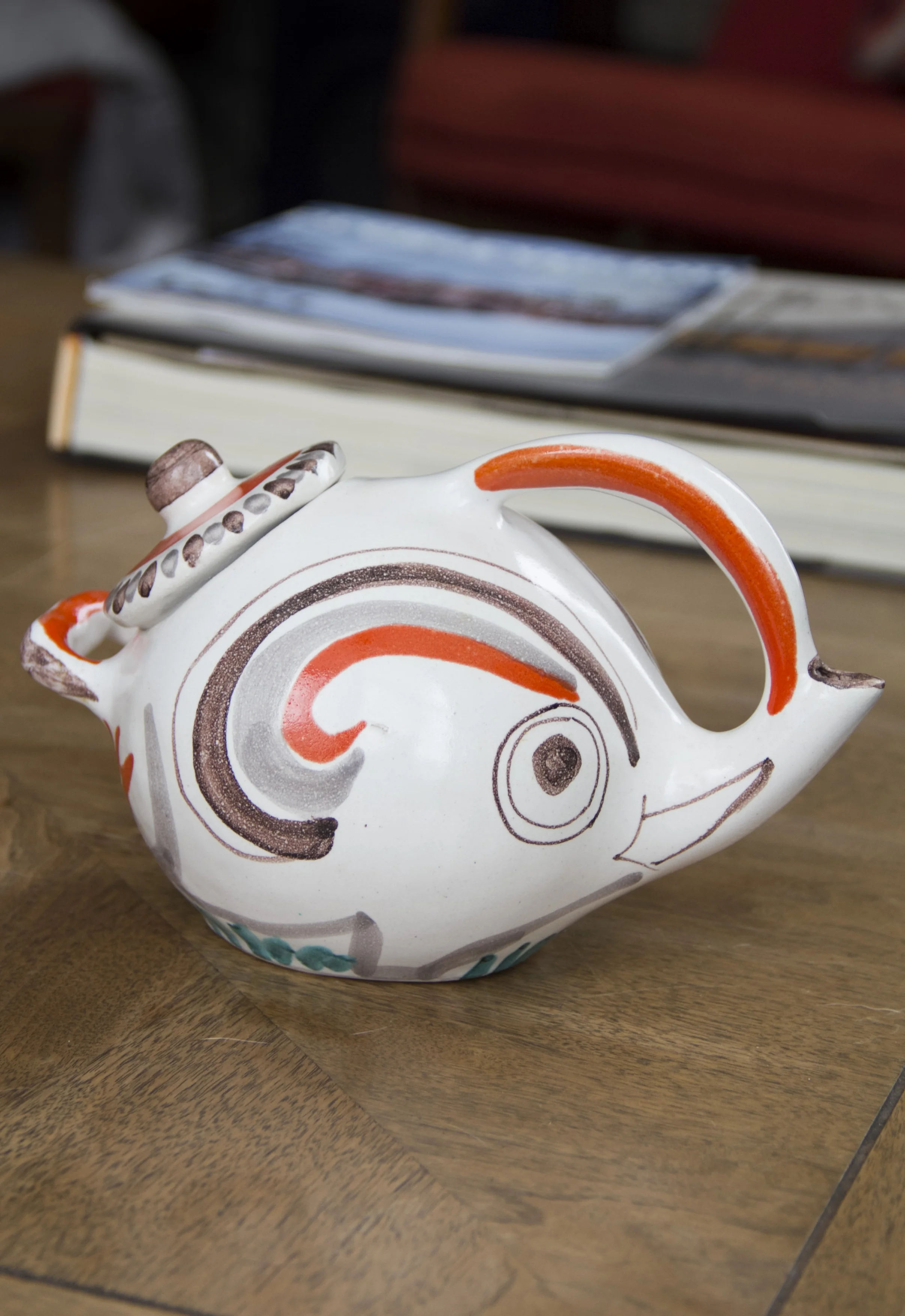 Desminone teapot